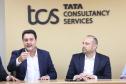 O grupo Tata Consultancy Services (TCS) anunciou nesta segunda-feira (15) a expansão da operação em Londrina, no Norte do Paraná, com ampliação de seu Delivery Center. O anúncio foi feito em Mumbai, onde o governador Carlos Massa Ratinho Junior foi recebido pelo CEO da TCS, Krithi Krithivasan, e executivos da companhia em missão oficial do Governo do Paraná à Índia