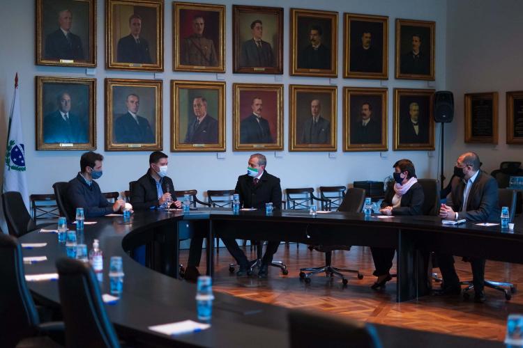 Governo instala comitê que vai definir protocolos de retorno às aulas