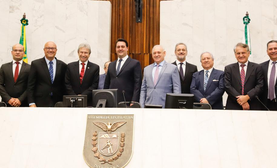 O governador Carlos Massa Ratinho Junior participou na segunda-feira (03) da solenidade de retomada dos trabalhos em plenário na Assembleia Legislativa do Paraná