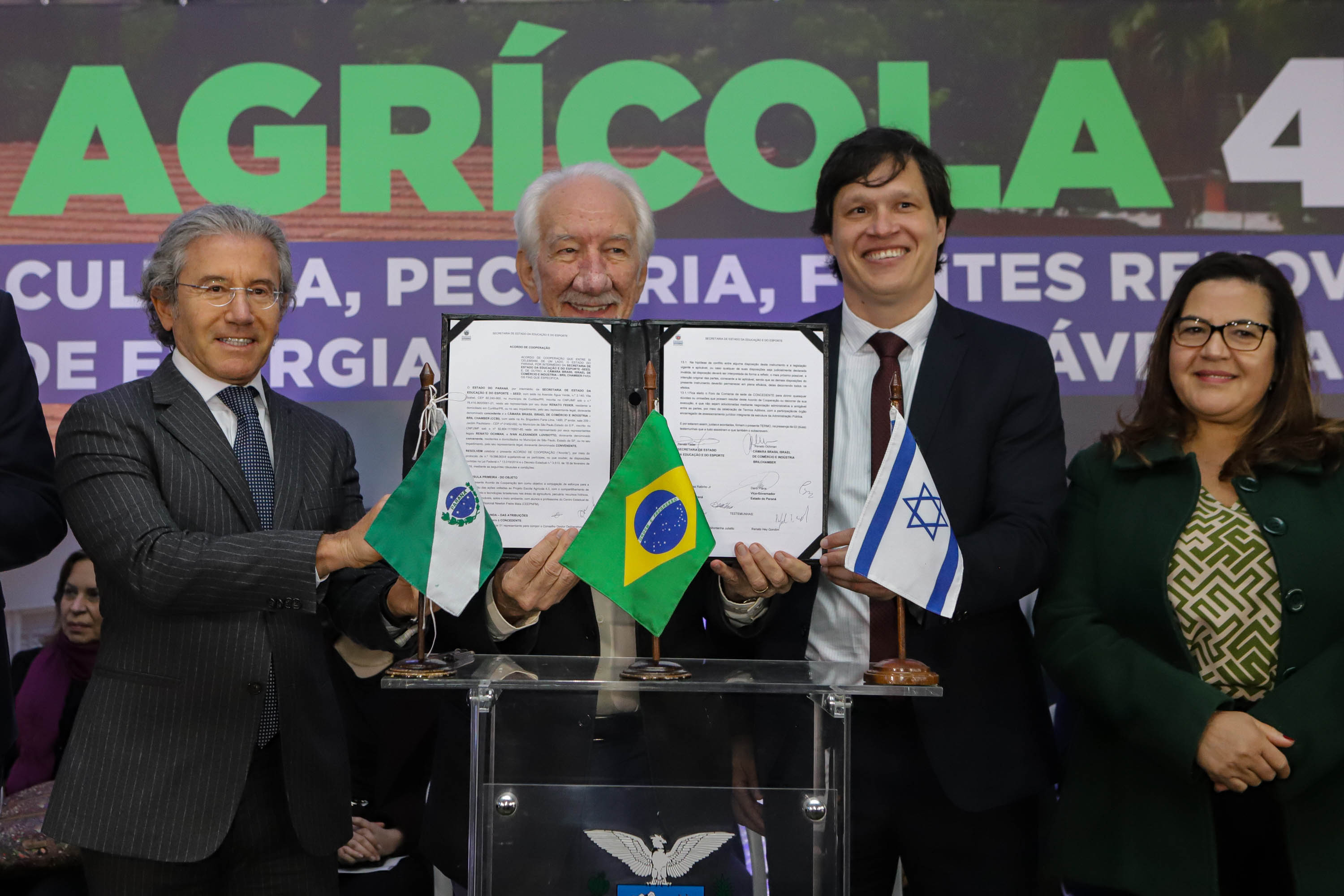 Pinhais, 01 de novembro de 2022 - Evento de entrega de veículos, benfeitorias e formalização de parceria com o governo israelense que aconteceu no Colégio Agricola Nilton Freire Maia.