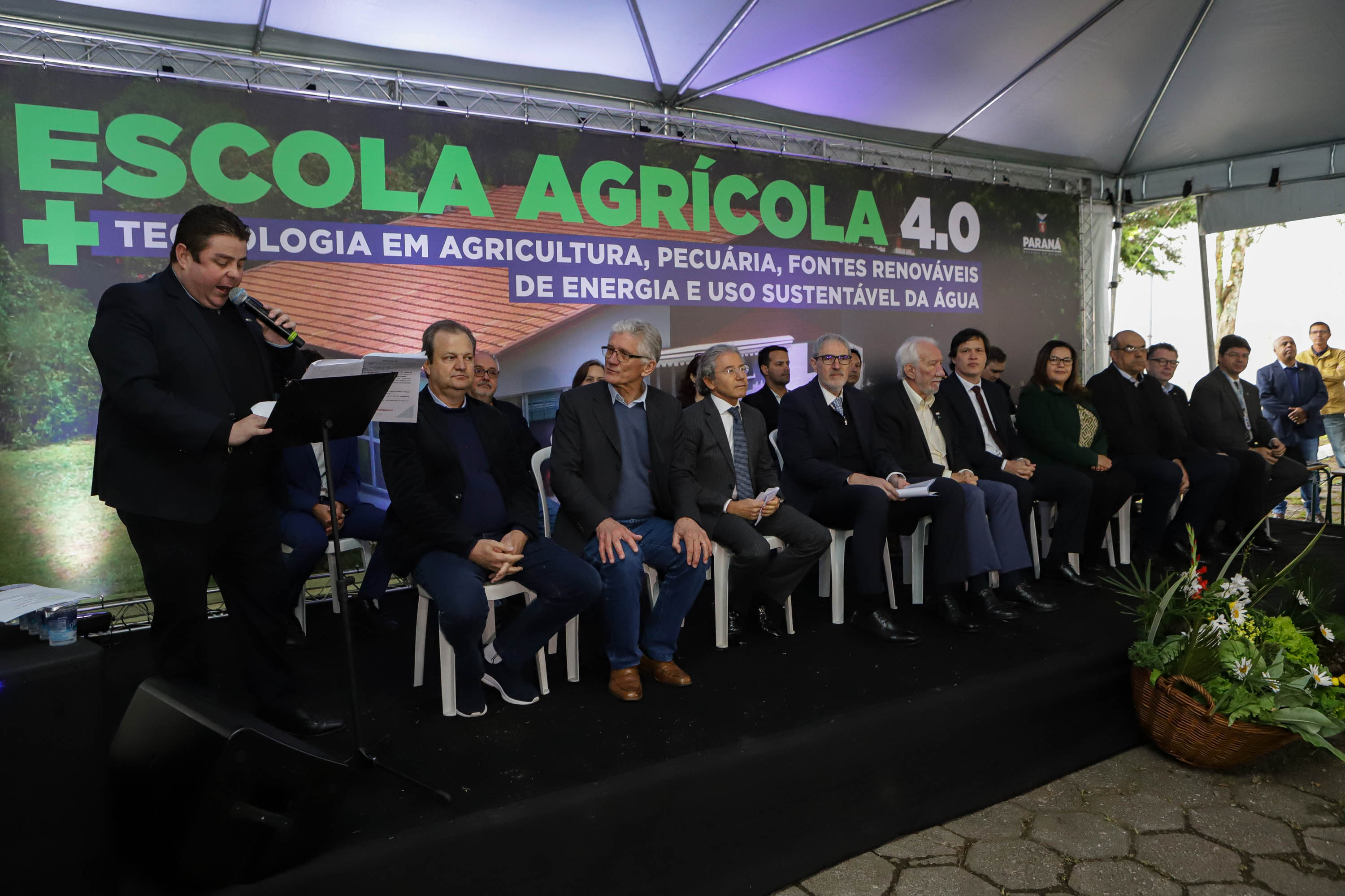 Pinhais, 01 de novembro de 2022 - Evento de entrega de veículos, benfeitorias e formalização de parceria com o governo israelense que aconteceu no Colégio Agricola Nilton Freire Maia.