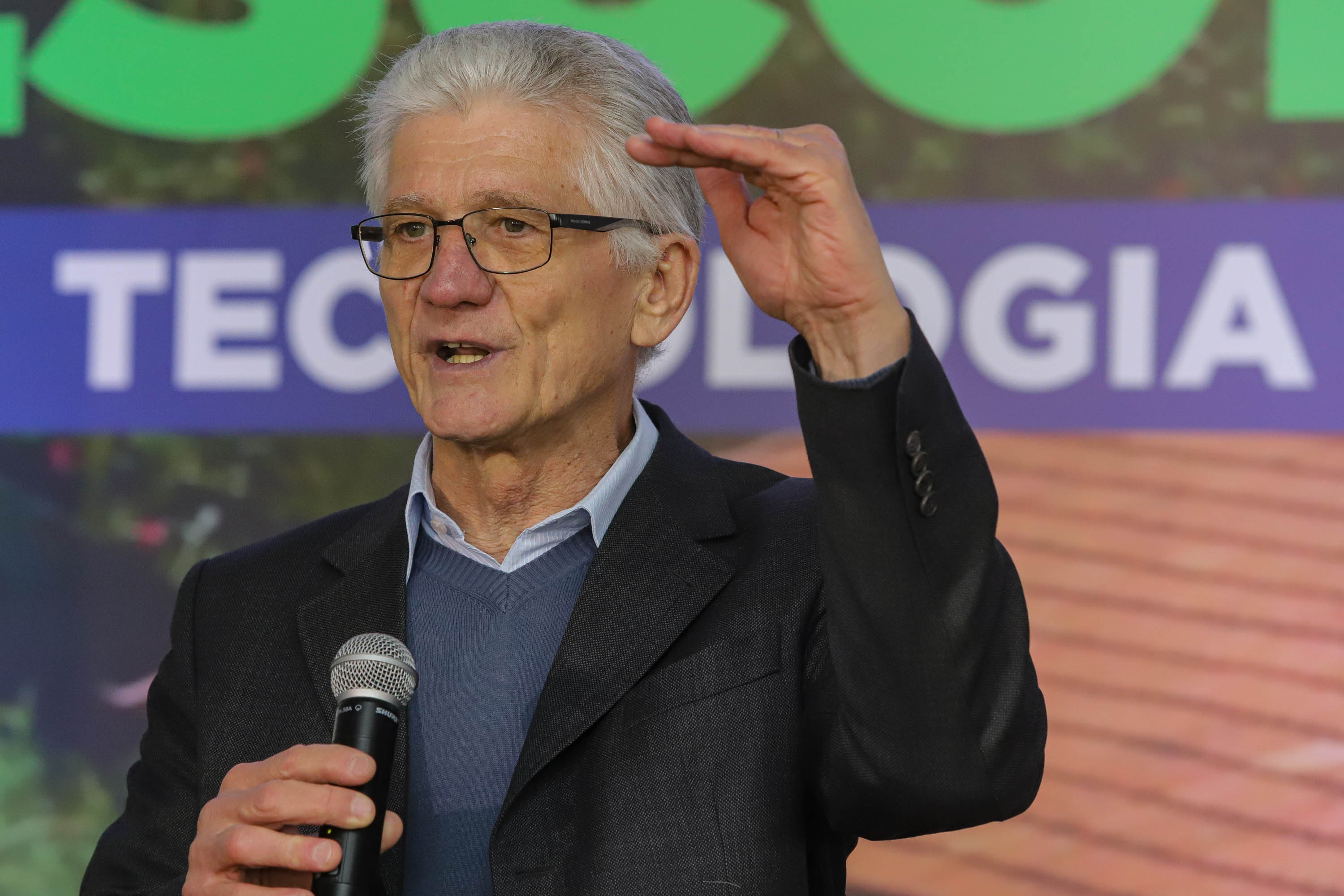 Pinhais, 01 de novembro de 2022 - Evento de entrega de veículos, benfeitorias e formalização de parceria com o governo israelense que aconteceu no Colégio Agricola Nilton Freire Maia.
