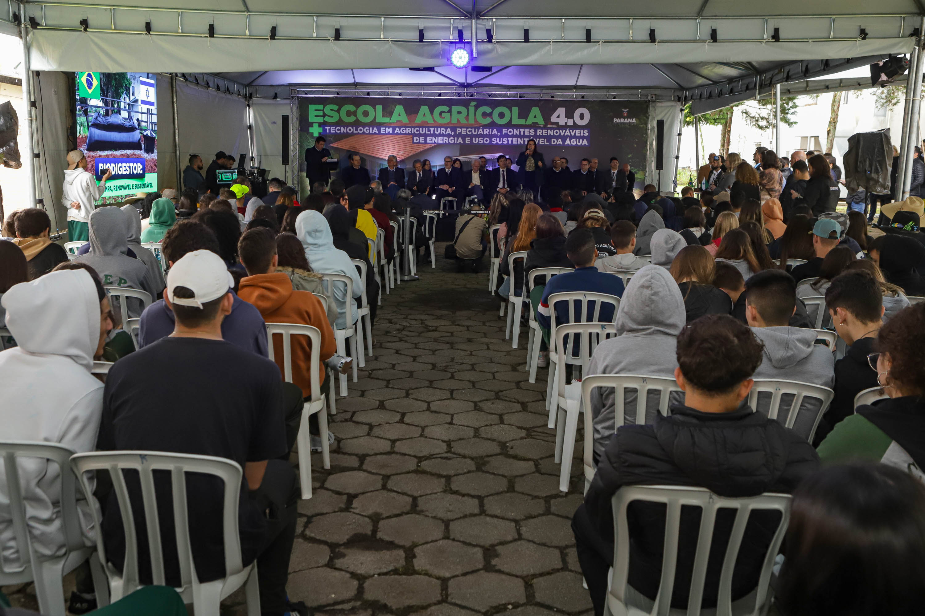 Pinhais, 01 de novembro de 2022 - Evento de entrega de veículos, benfeitorias e formalização de parceria com o governo israelense que aconteceu no Colégio Agricola Nilton Freire Maia.
