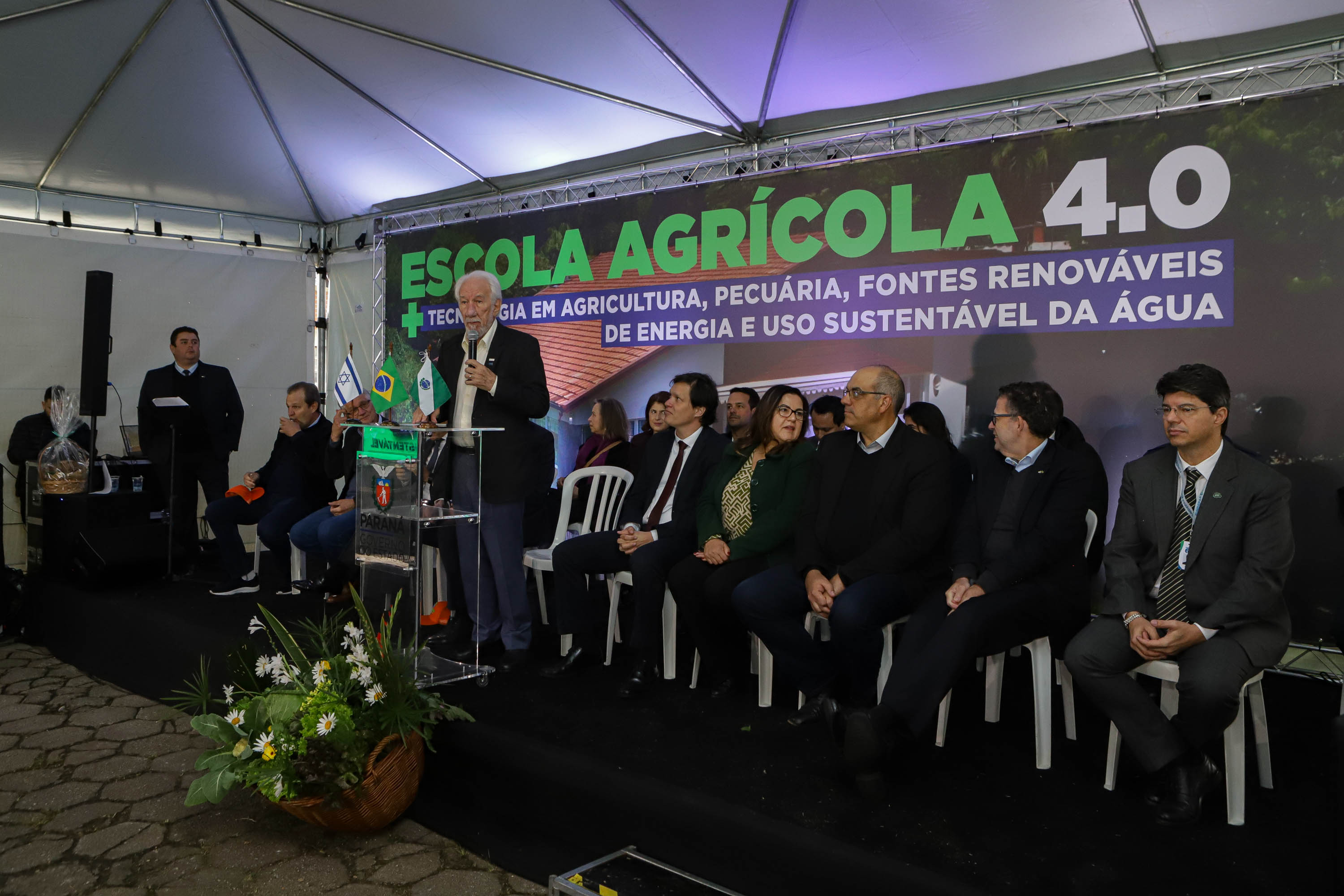 Pinhais, 01 de novembro de 2022 - Evento de entrega de veículos, benfeitorias e formalização de parceria com o governo israelense que aconteceu no Colégio Agricola Nilton Freire Maia.
