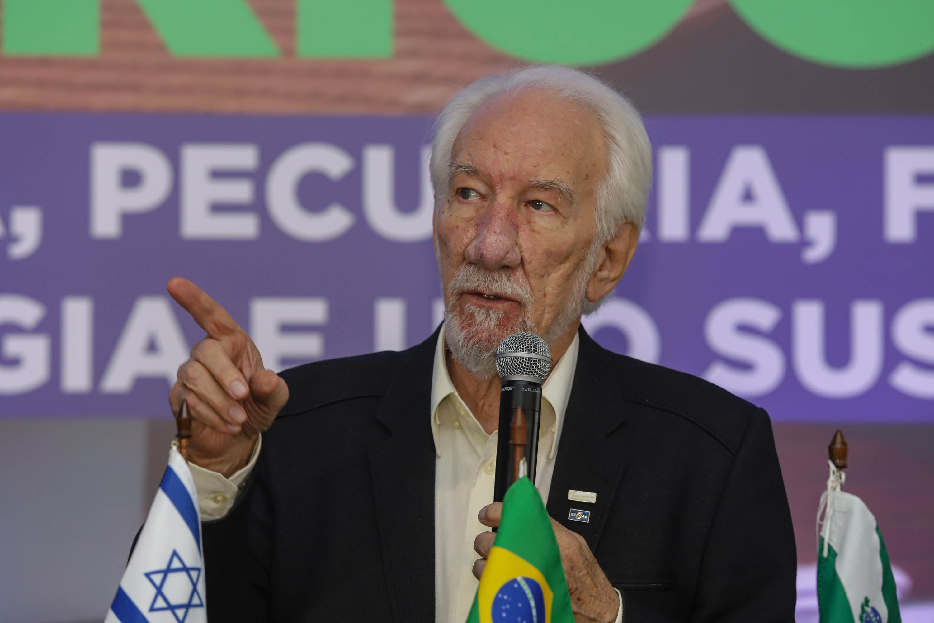 Pinhais, 01 de novembro de 2022 - Evento de entrega de veículos, benfeitorias e formalização de parceria com o governo israelense que aconteceu no Colégio Agricola Nilton Freire Maia.