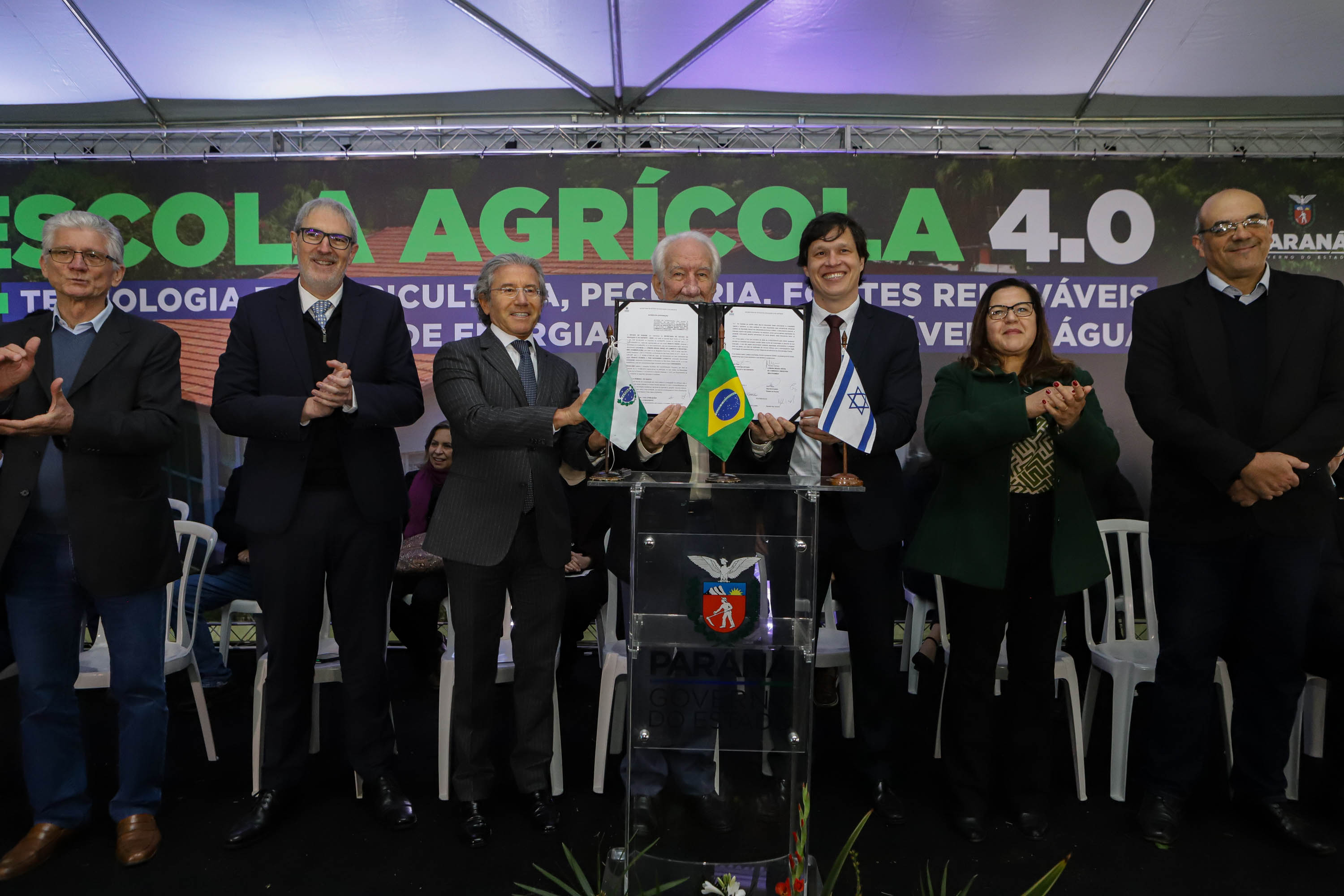 Pinhais, 01 de novembro de 2022 - Evento de entrega de veículos, benfeitorias e formalização de parceria com o governo israelense que aconteceu no Colégio Agricola Nilton Freire Maia.