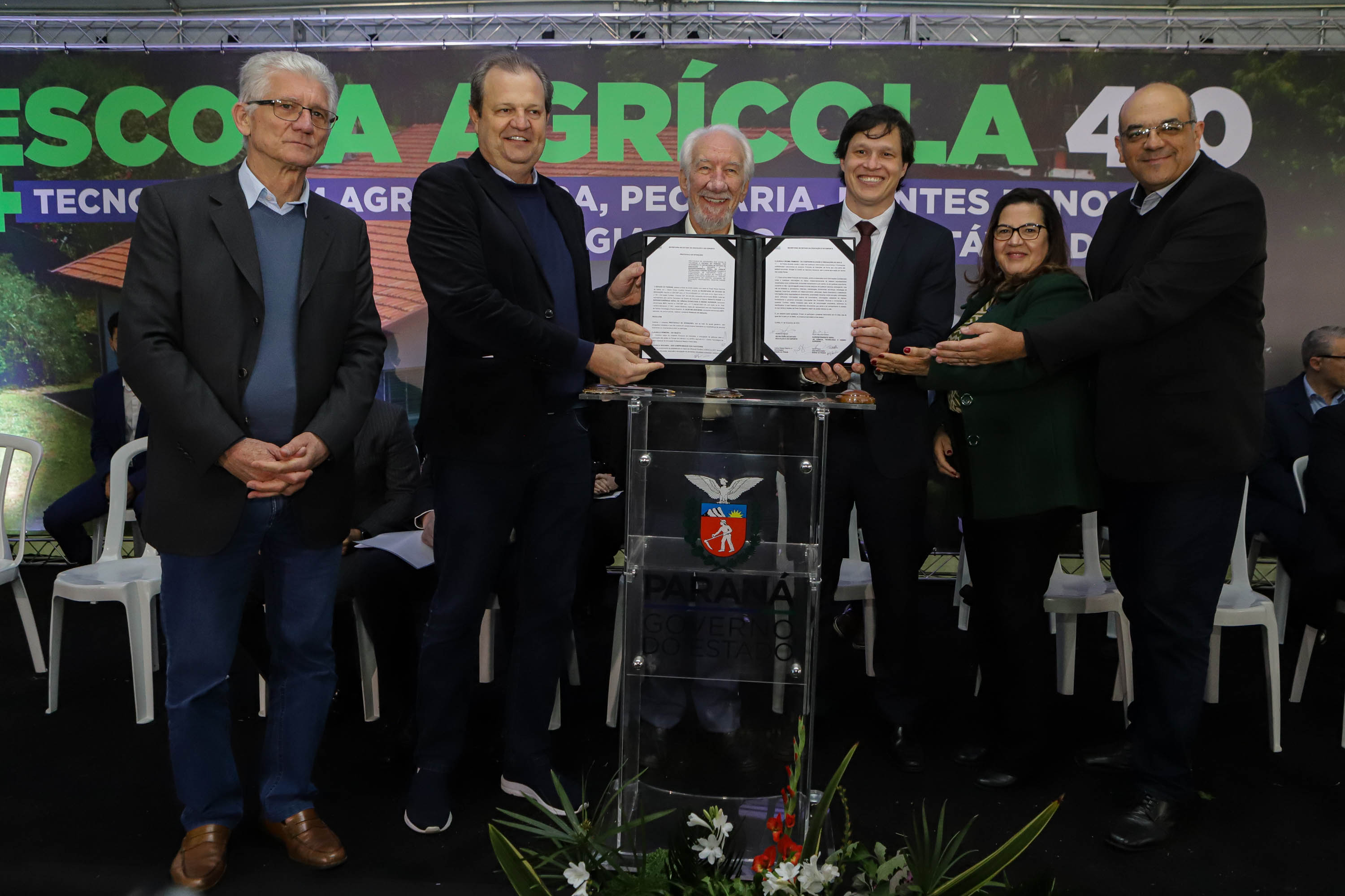 Pinhais, 01 de novembro de 2022 - Evento de entrega de veículos, benfeitorias e formalização de parceria com o governo israelense que aconteceu no Colégio Agricola Nilton Freire Maia.