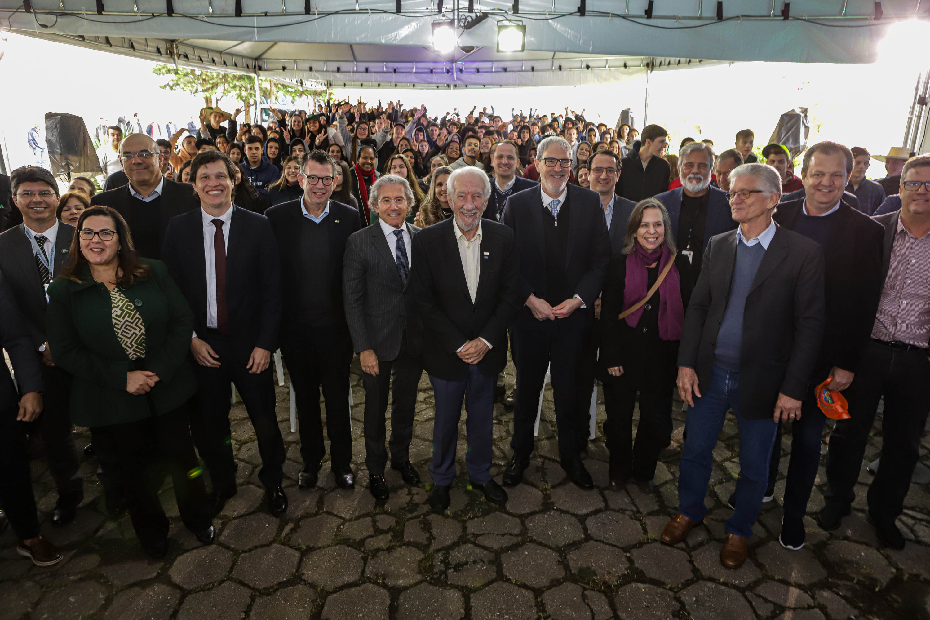 Pinhais, 01 de novembro de 2022 - Evento de entrega de veículos, benfeitorias e formalização de parceria com o governo israelense que aconteceu no Colégio Agricola Nilton Freire Maia.