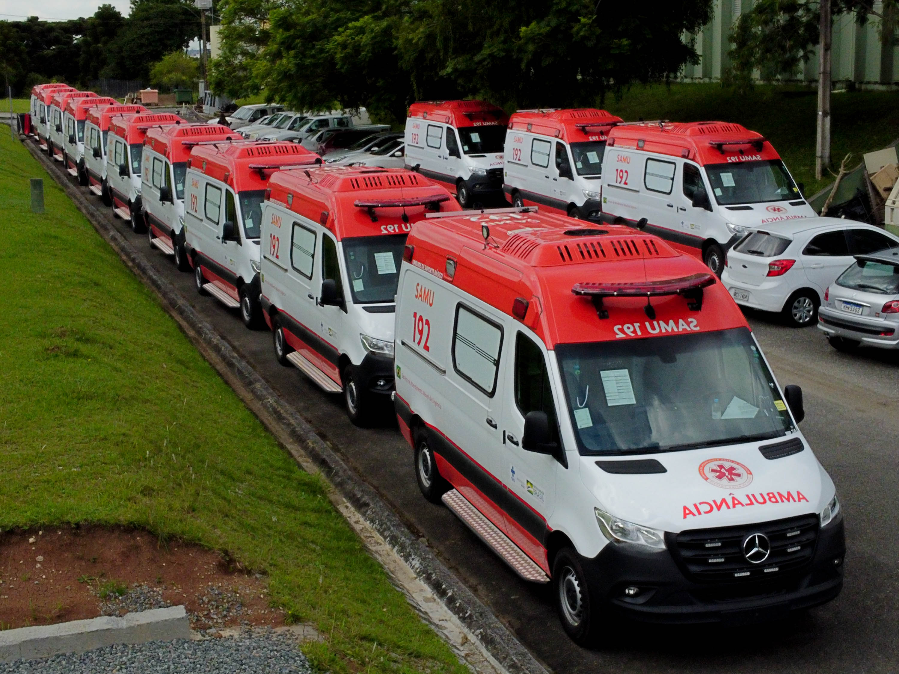 Municípios recebem ambulâncias do Samu e 93 câmaras frias para armazenamento de vacinas
