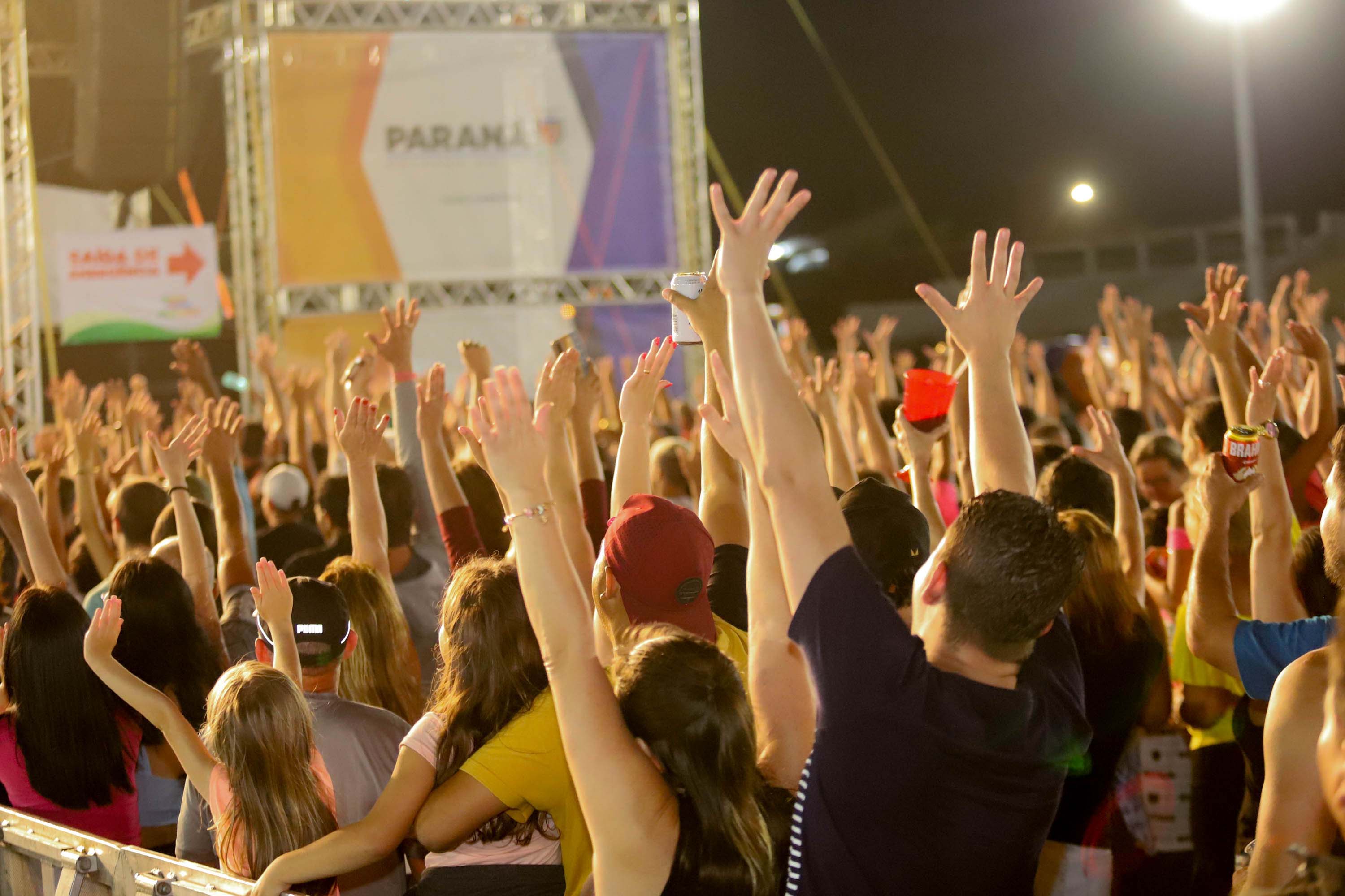 Shows no Litoral: sertanejo e forró embalam fim de semana em Matinhos e Pontal do Paraná