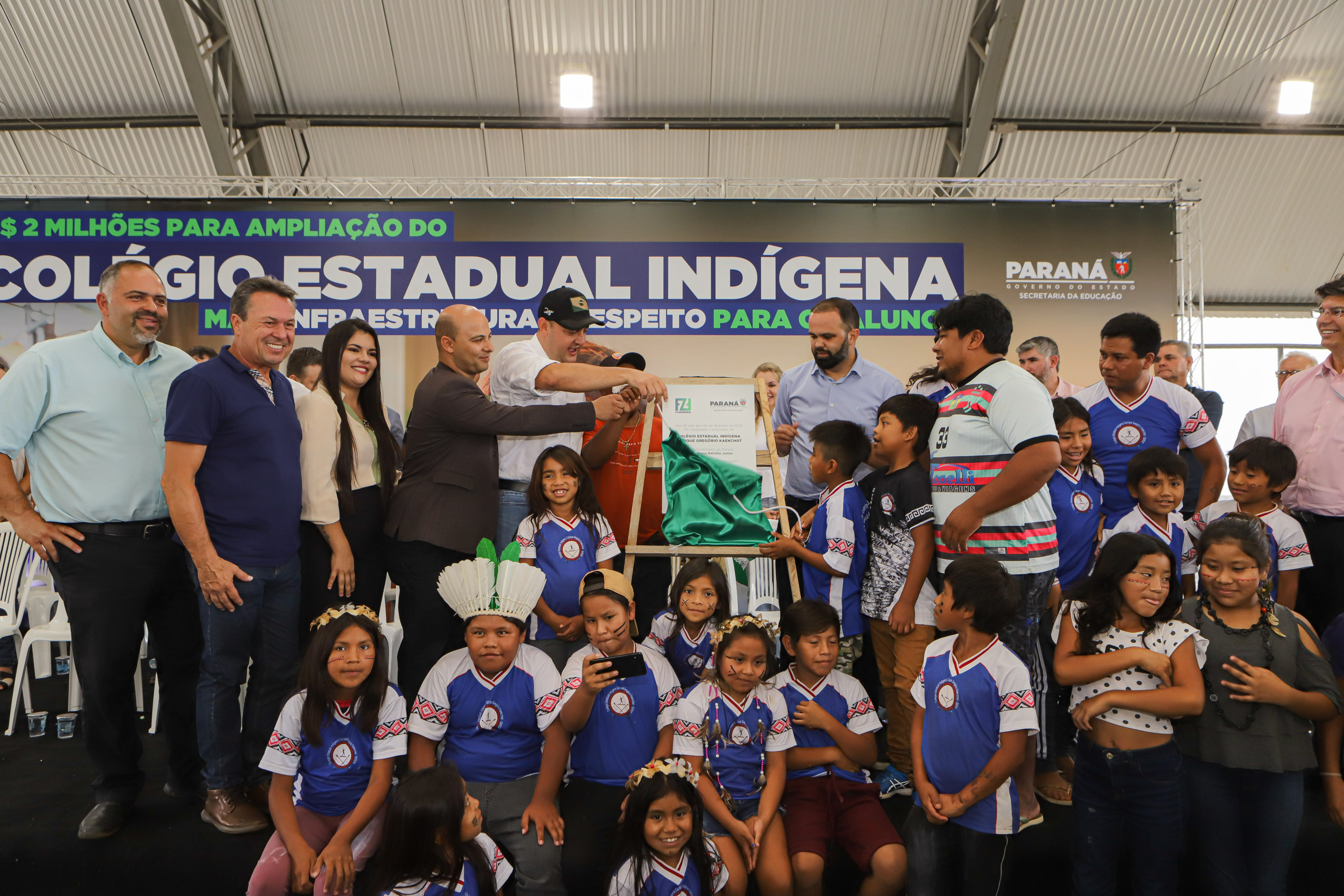 Manoel Ribas, 02 de fevereiro do 2023 - O governador Carlos Massa Ratinho Junior entregou na manhã desta quinta-feira as obras de ampliação no Colégio Estadual Indígena Cacique Gregório Kaekchot, na terra indigina Ivaí.