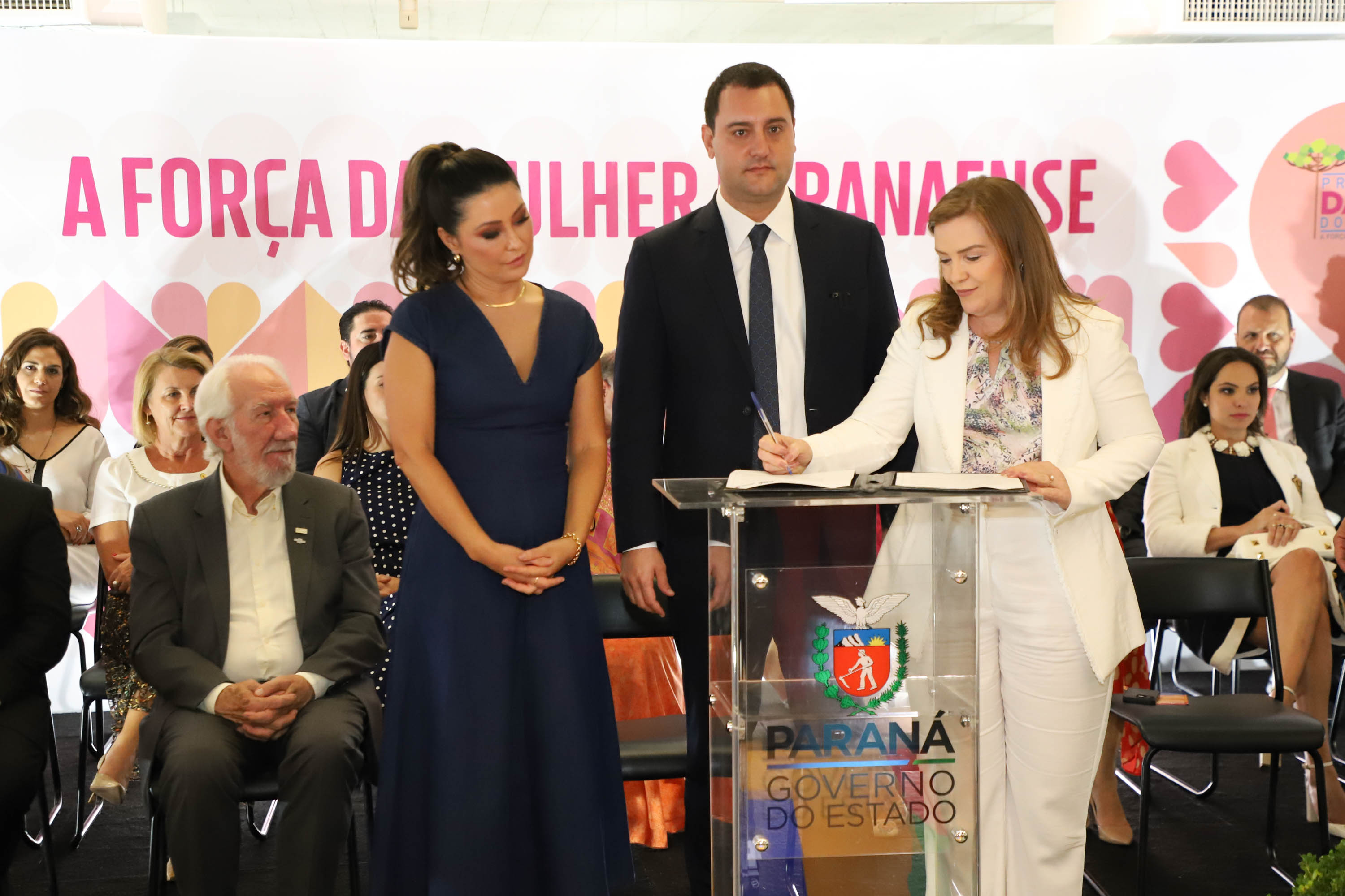 Governador sanciona lei que cria o Fundo Estadual dos Direitos da Mulher