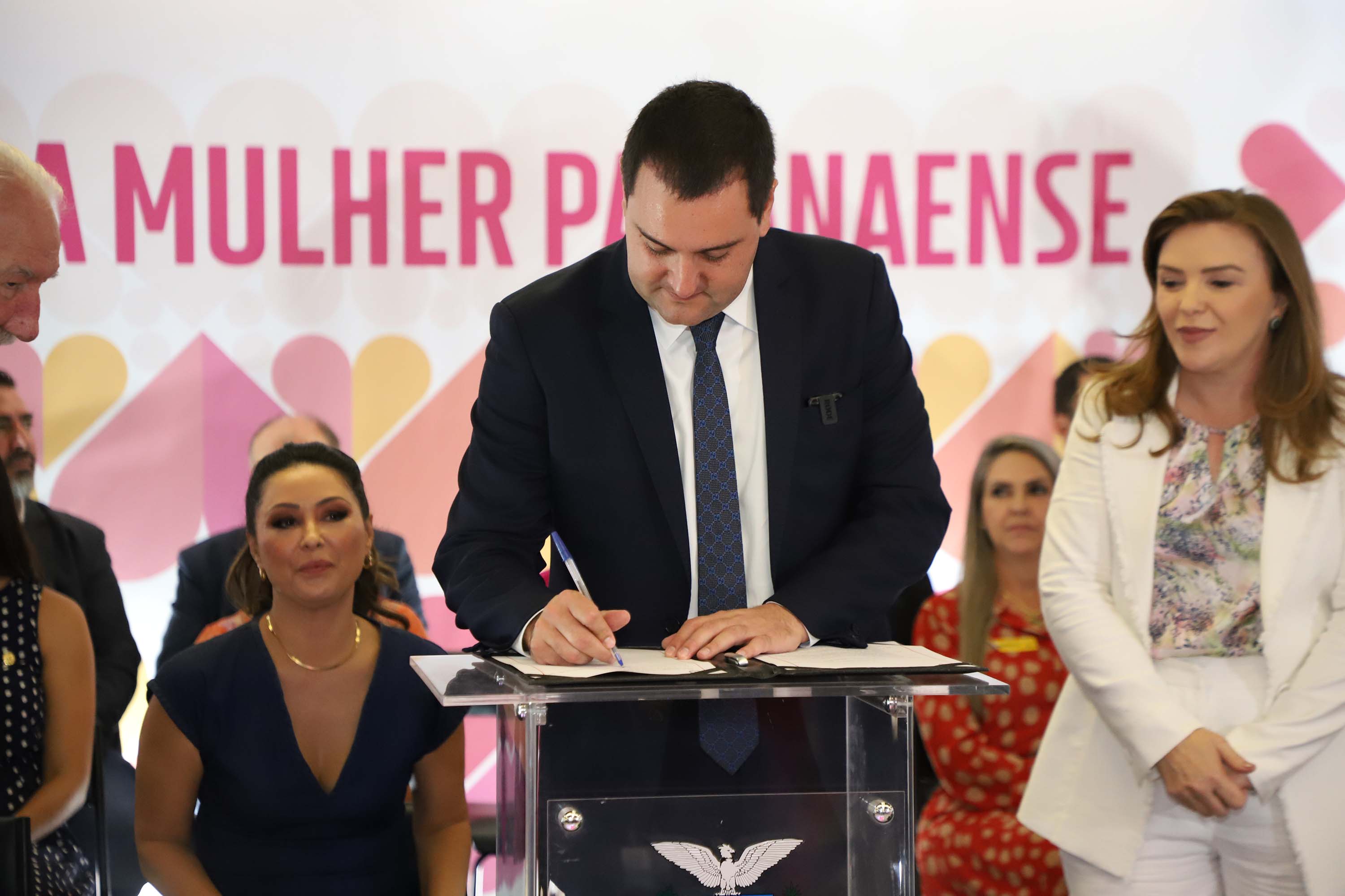 Governador sanciona lei que cria o Fundo Estadual dos Direitos da Mulher