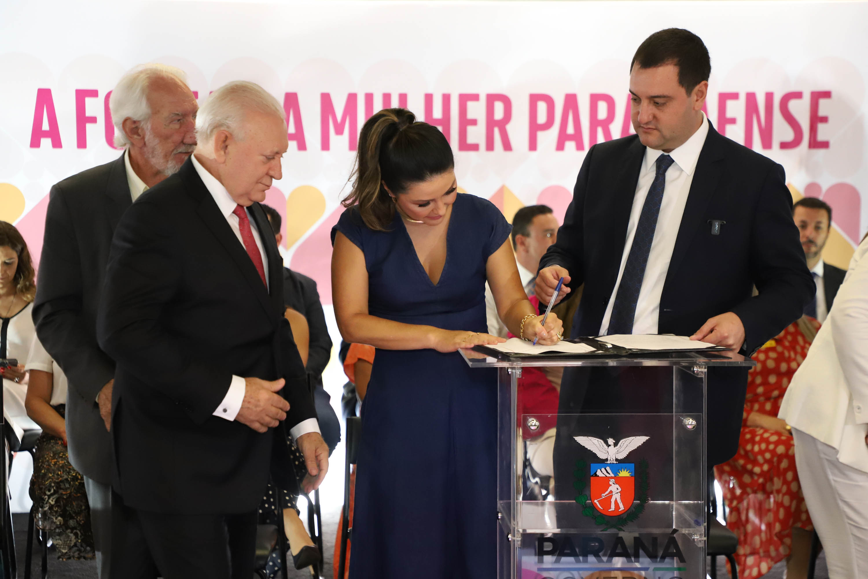 Governador sanciona lei que cria o Fundo Estadual dos Direitos da Mulher