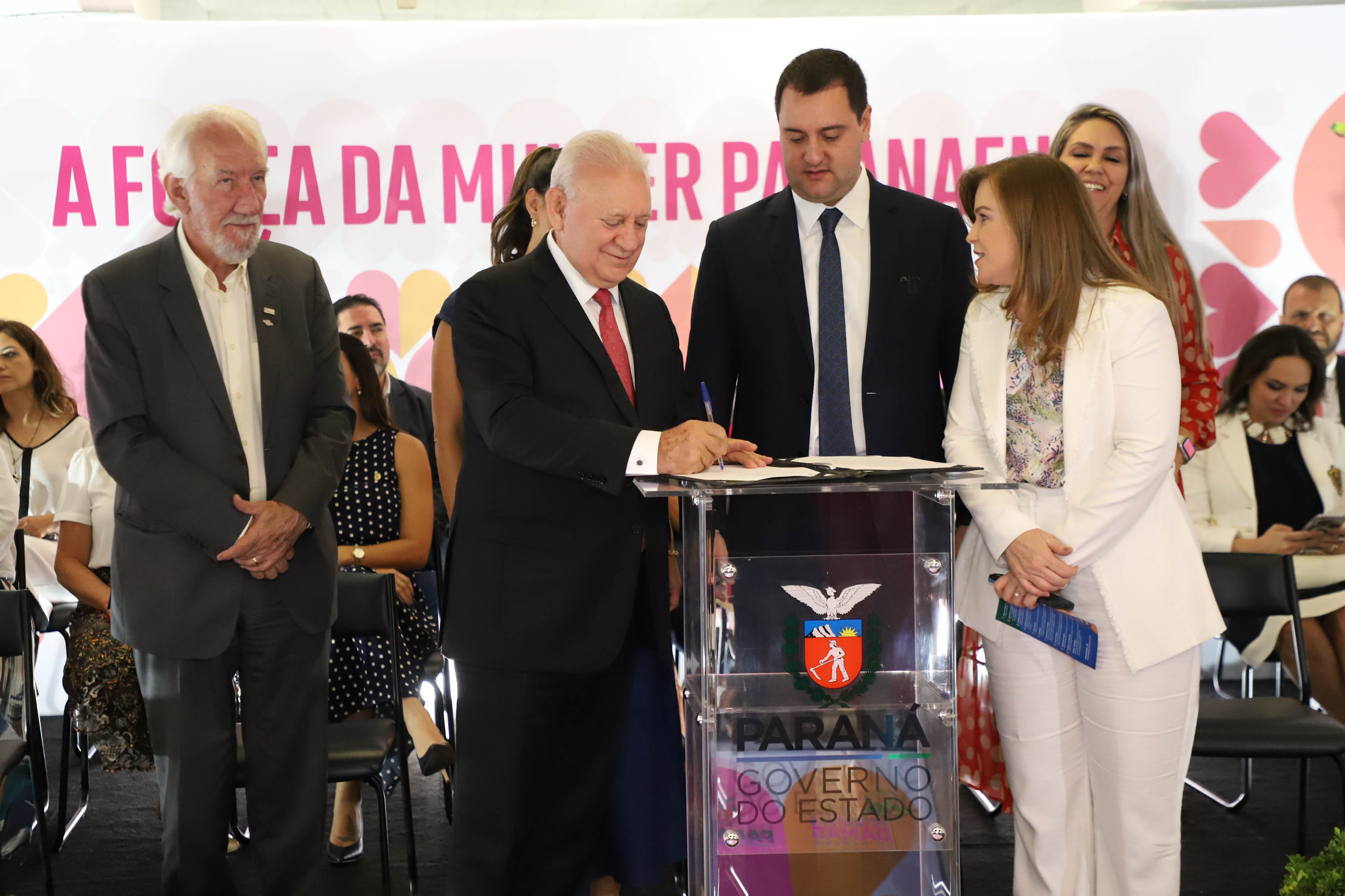 Governador sanciona lei que cria o Fundo Estadual dos Direitos da Mulher