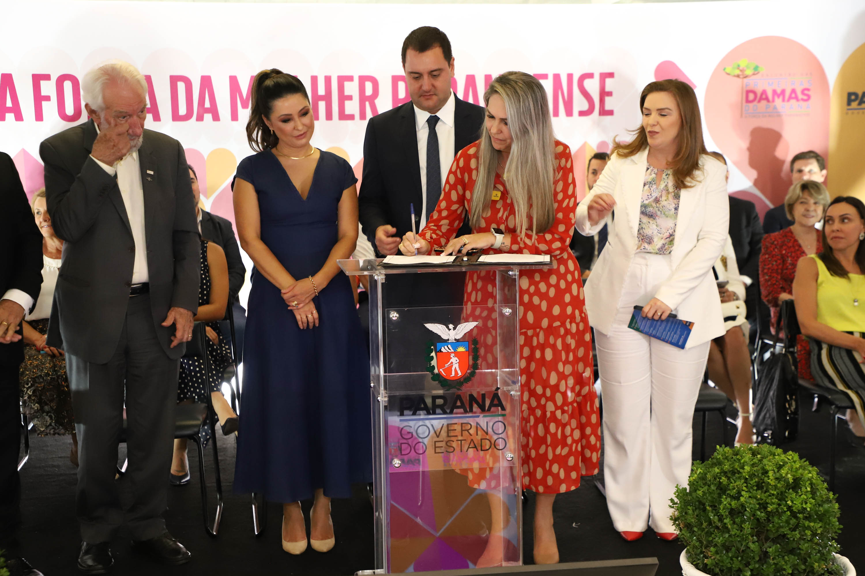 Governador sanciona lei que cria o Fundo Estadual dos Direitos da Mulher