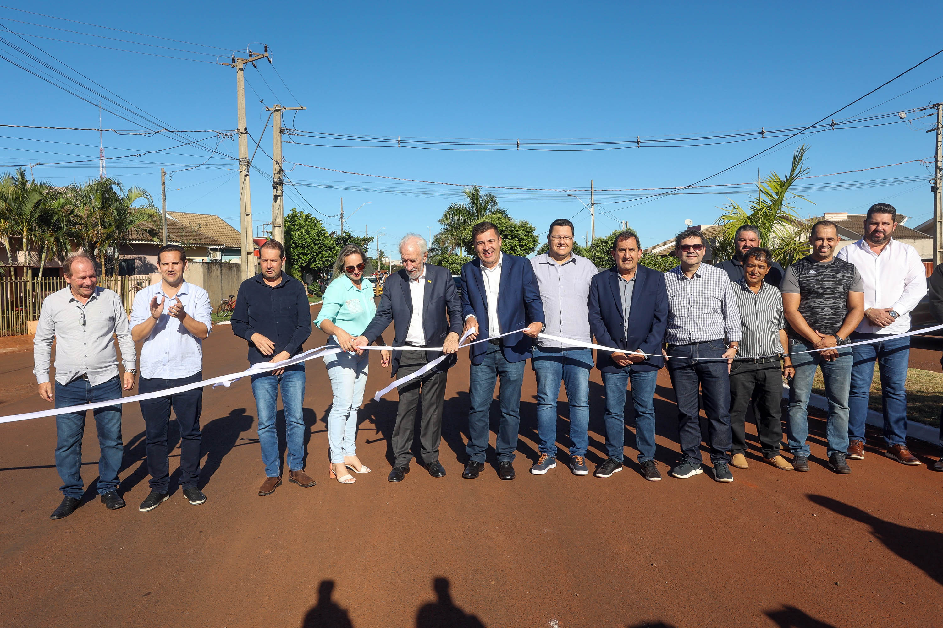 Piana inaugura obras de pavimentação, praças e anuncia novos investimentos para Jesuítas
