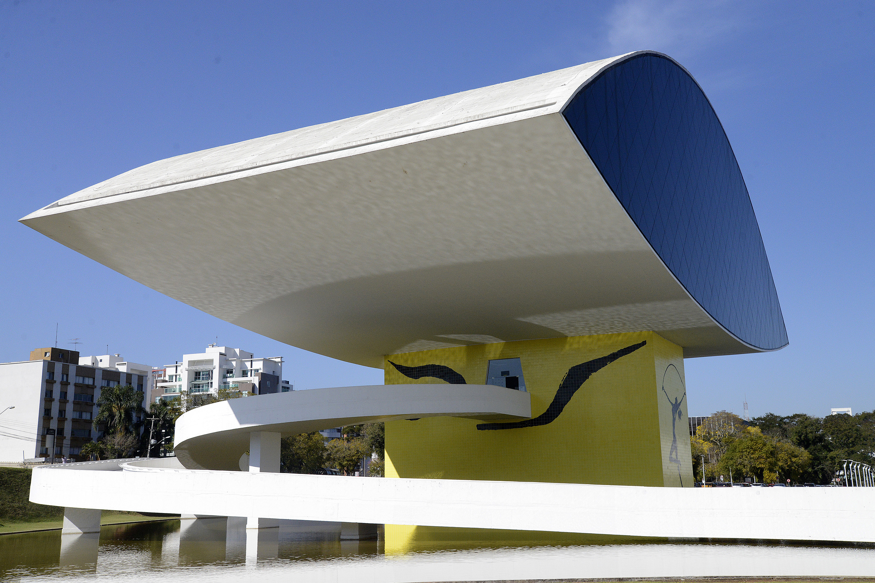 Homenagem à Rita Lee e fotos de Claudia Adujar no MUPA movimentam a agenda cultural