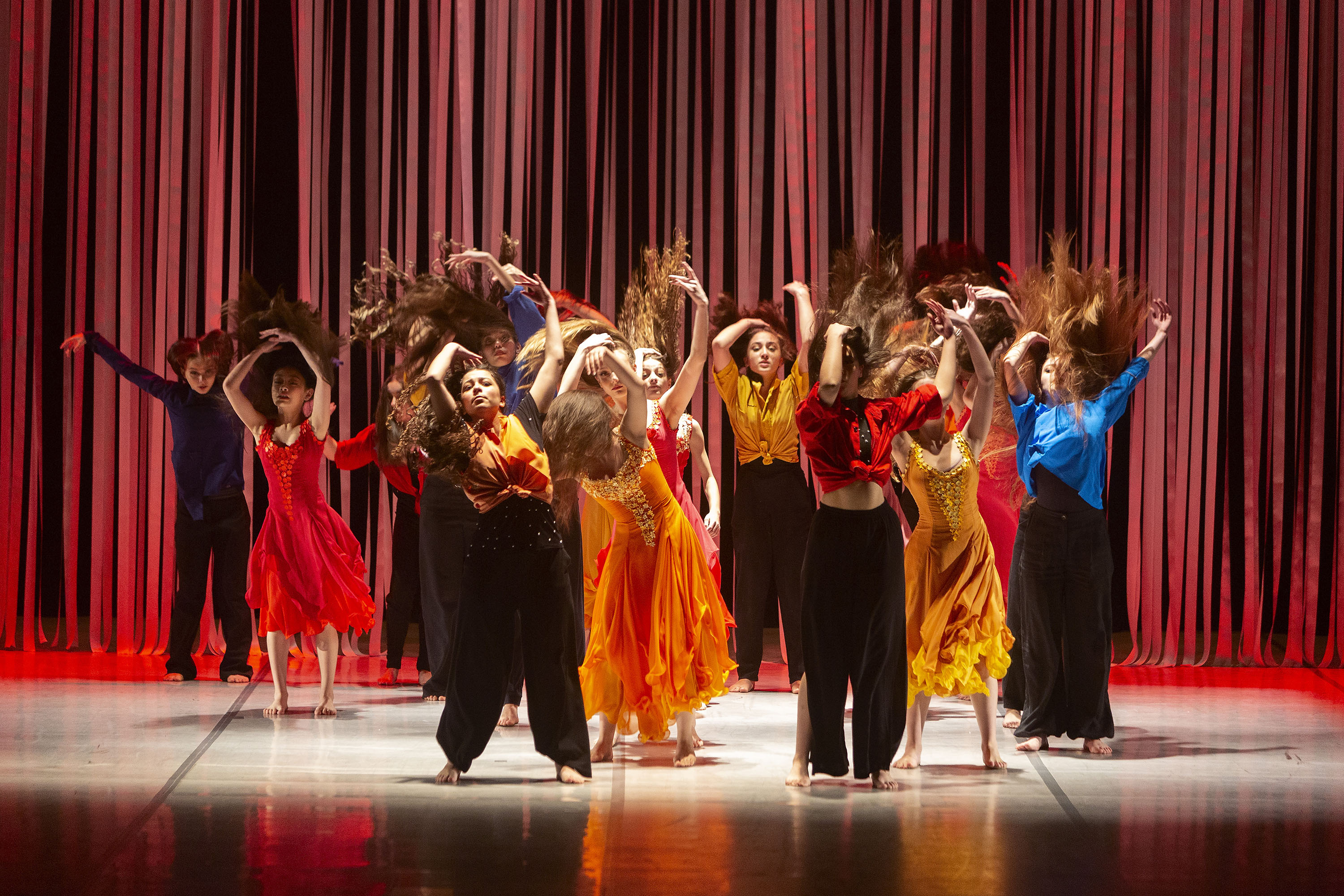 Teatro solidário, oficinas e atividades gratuitas são os destaques da agenda cultural