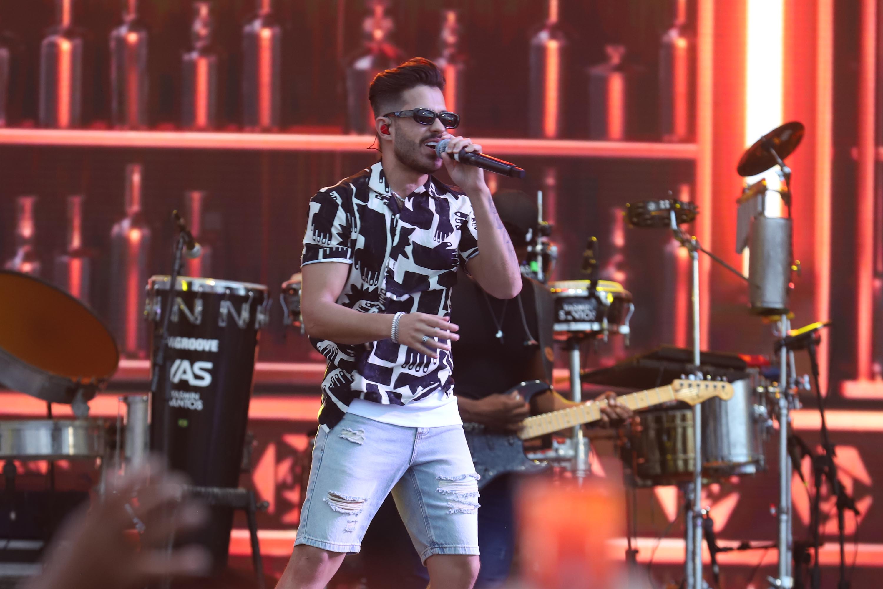 Segunda semana de shows nas praias termina com muito sertanejo para 110 mil pessoas