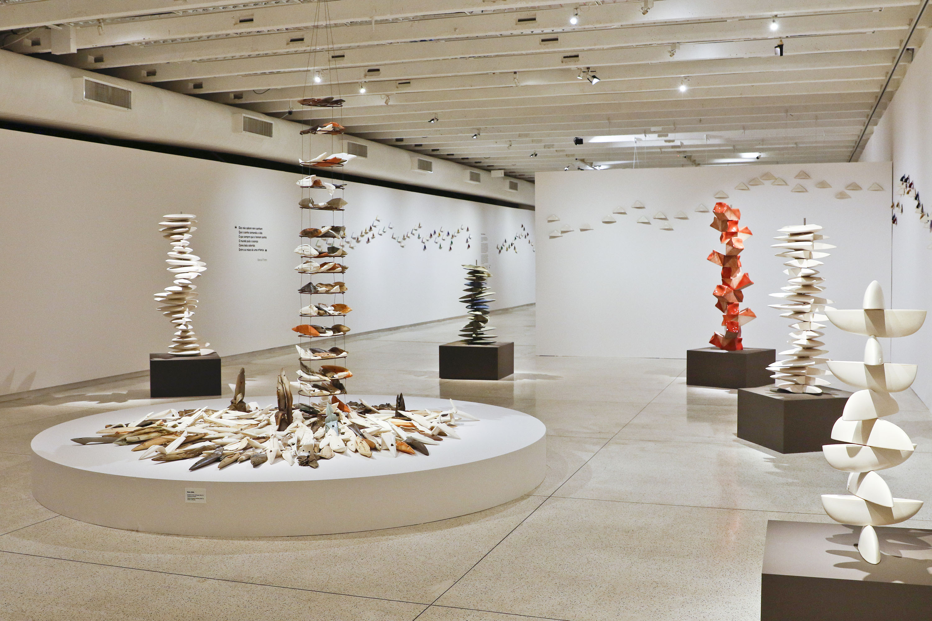 Museu Oscar Niemeyer (MON) - Últimos dias de Norma Grinberg - A exposição “Perpétuo Movimento”, da artista boliviana Norma Grinberg, pode ser vista até 25 de fevereiro, na Sala 3 do museu