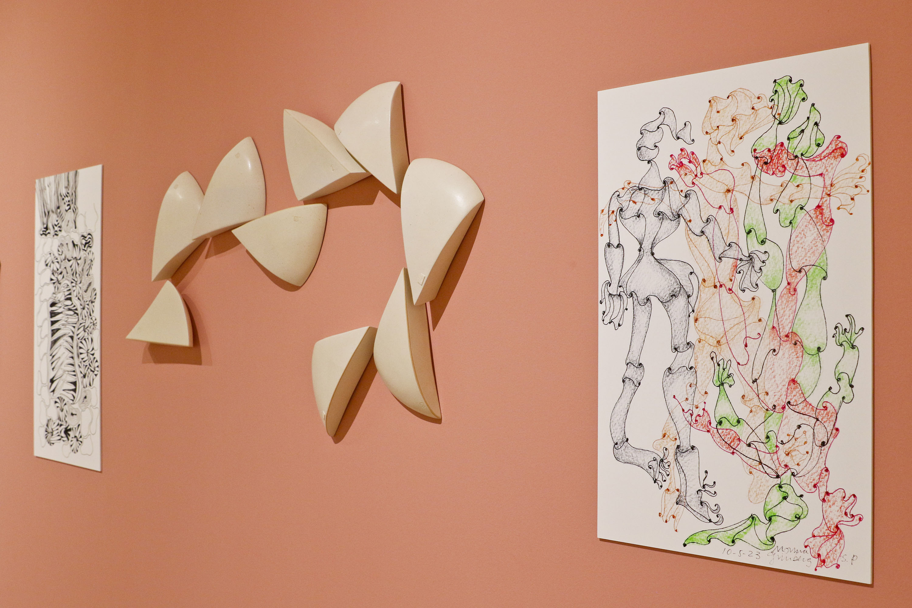 Últimos dias de Norma Grinberg - A exposição “Perpétuo Movimento”, da artista boliviana Norma Grinberg, pode ser vista até 25 de fevereiro, na Sala 3 do museu