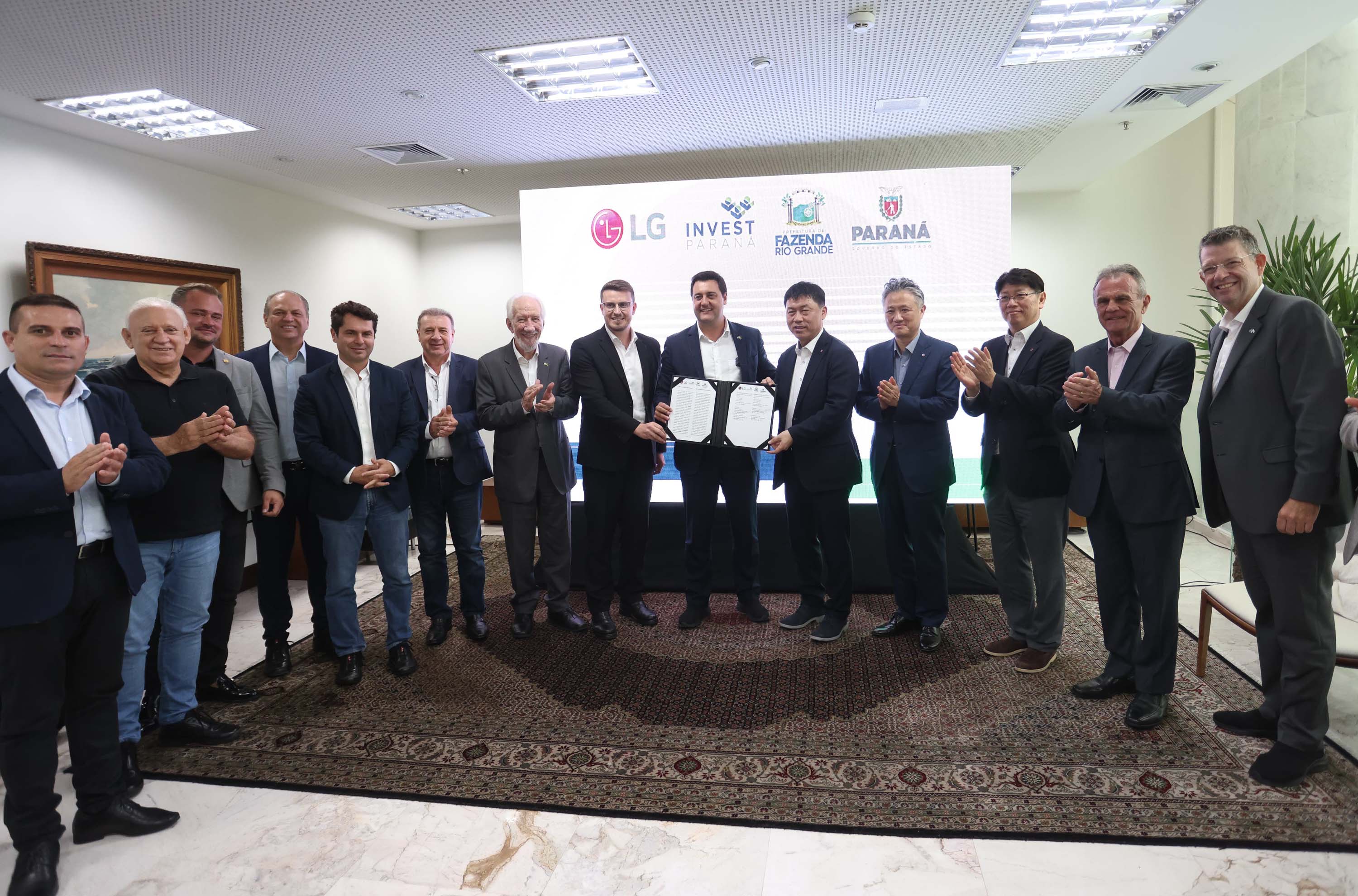 Paraná firma acordo com a LG para receber nova fábrica no Brasil