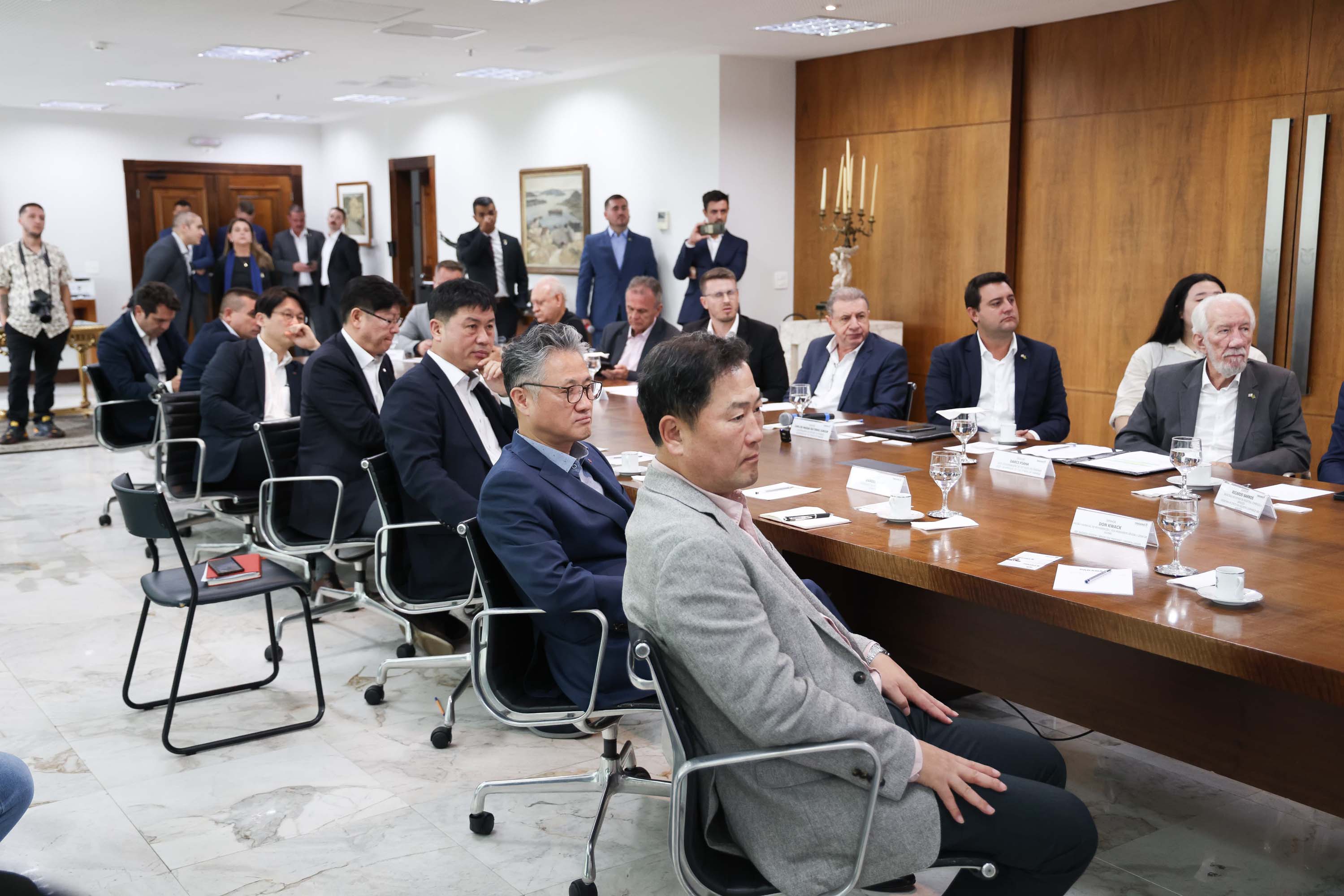 Paraná firma acordo com a LG para receber nova fábrica no Brasil