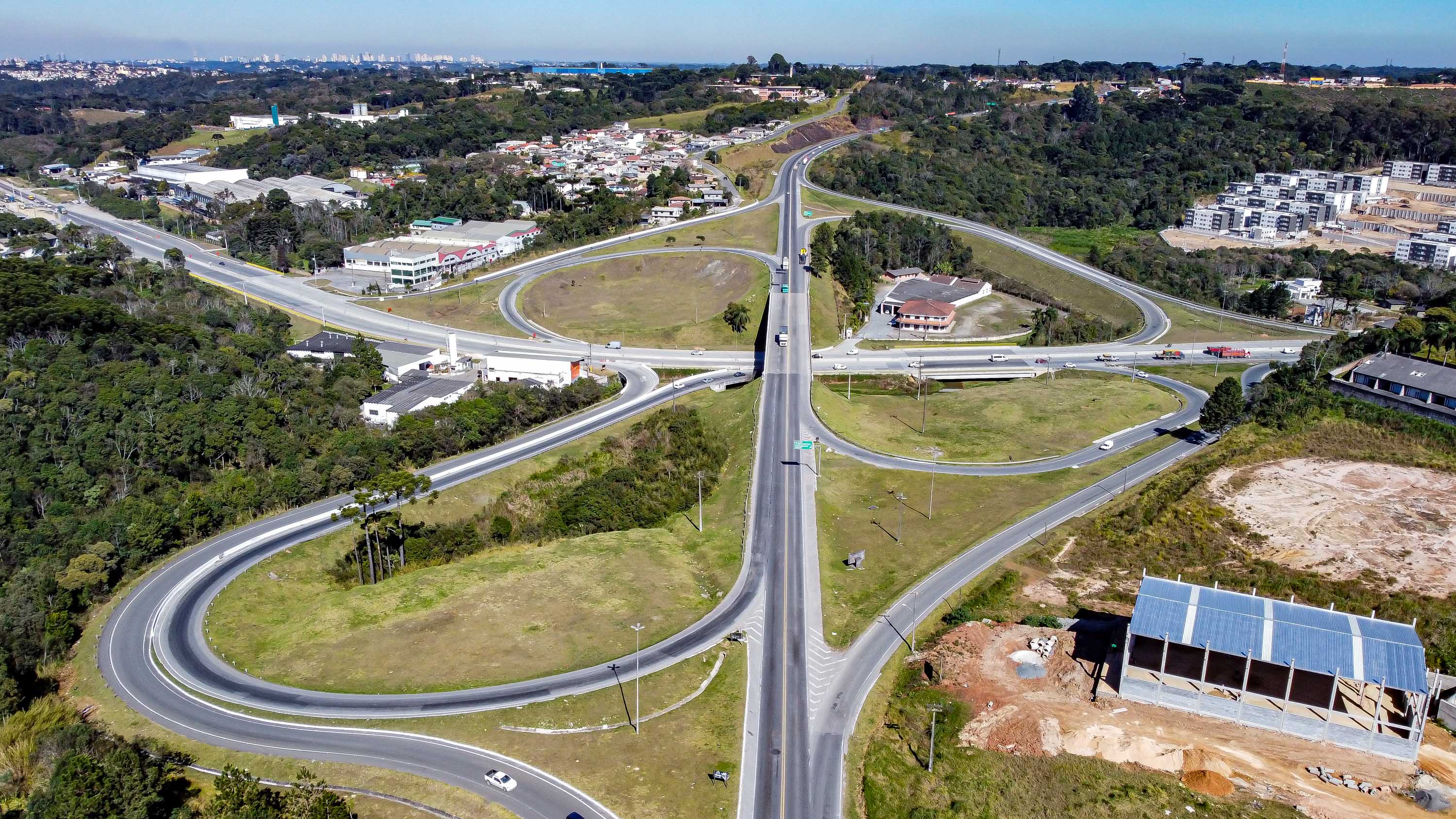 As duas primeiras concessões já em andamento fazem parte de um pacote de seis lotes desenhado pelo Governo do Estado e o governo federal.
