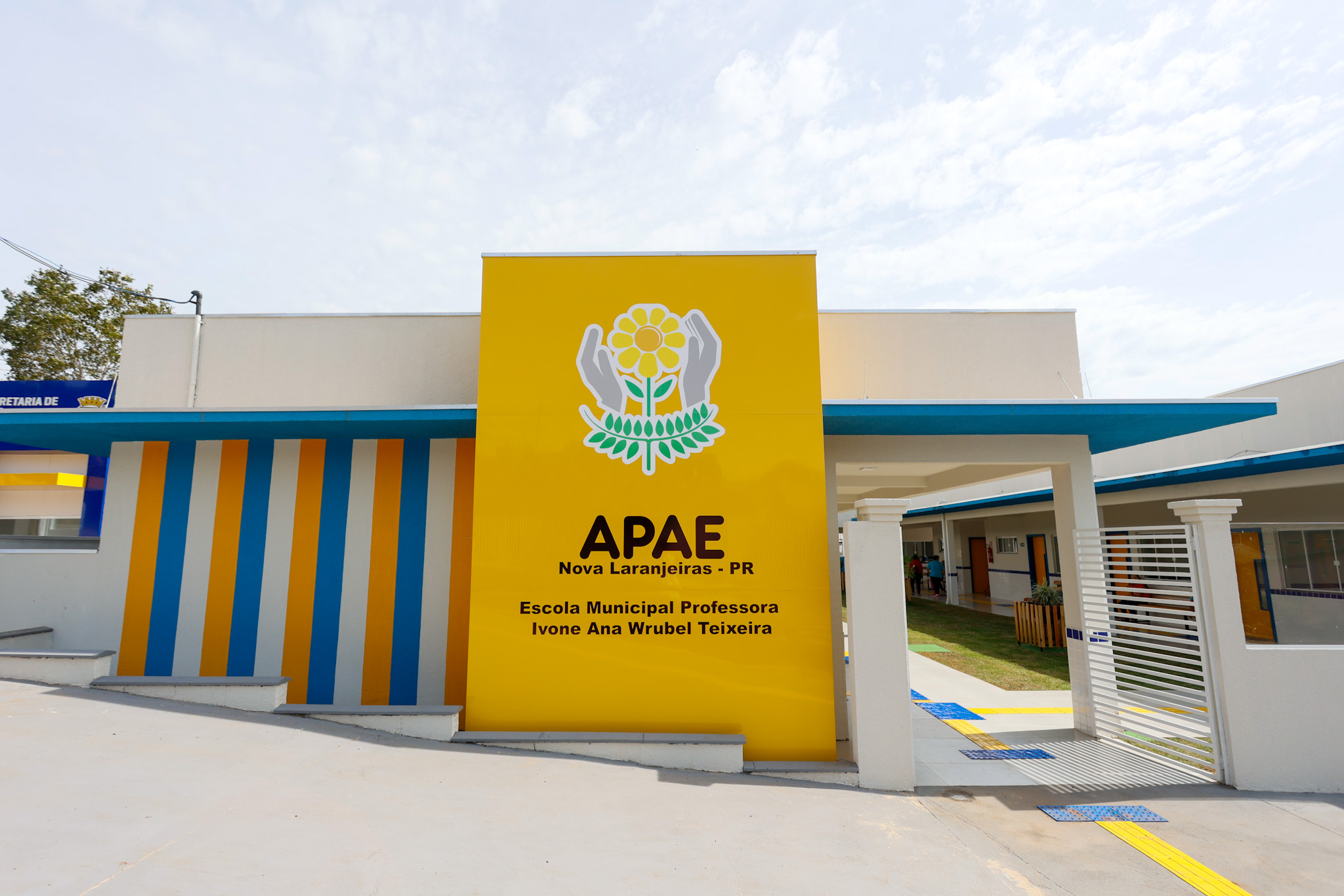 O governador Carlos Massa Ratinho Junior inaugura a Escola de Educação Especial de Nova Laranjeiras, na região Centro-Sul do Paraná.