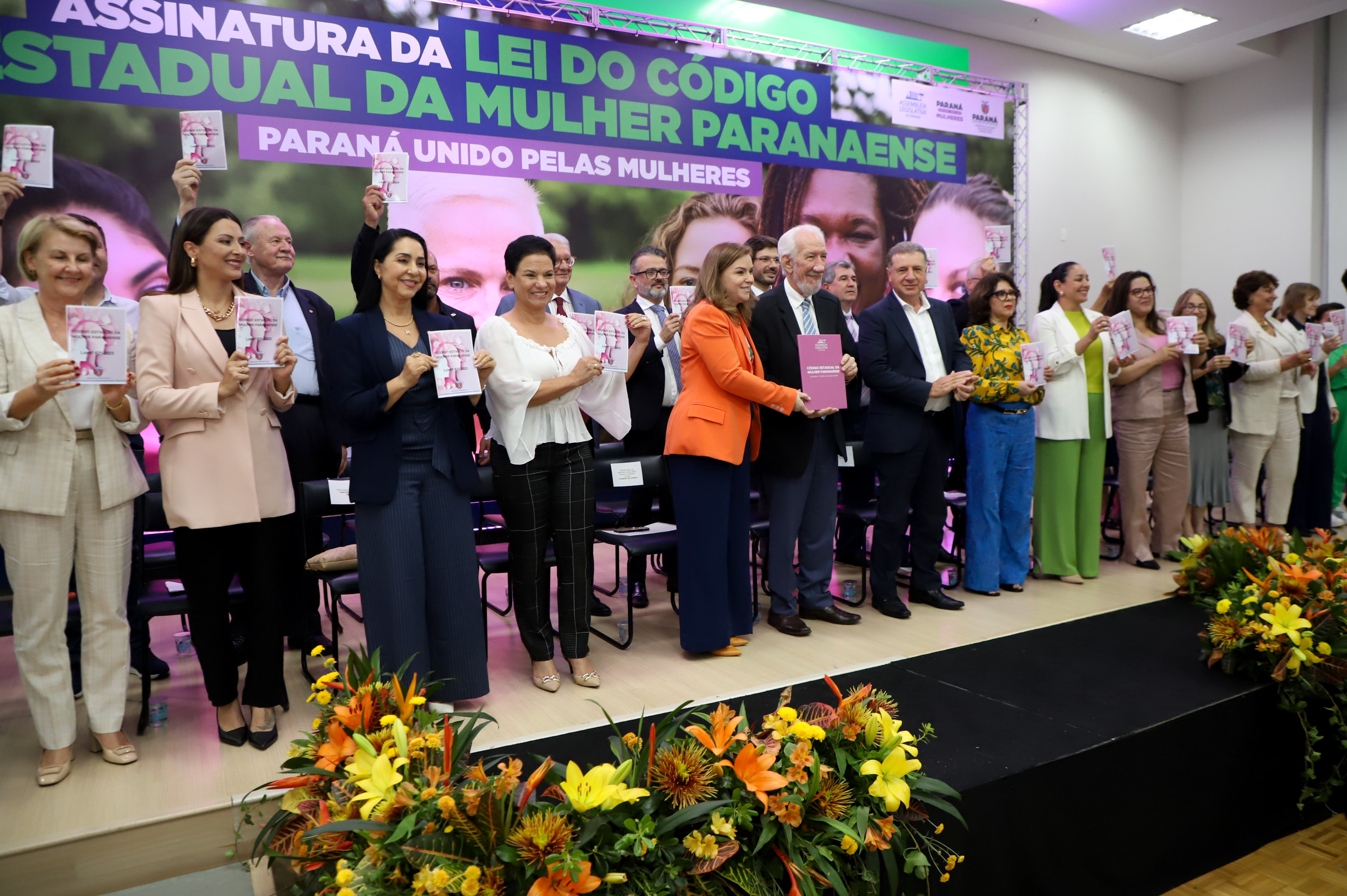 Vice Governador Darci Piana participa do lançamento do código estadual da mulher paranaense.