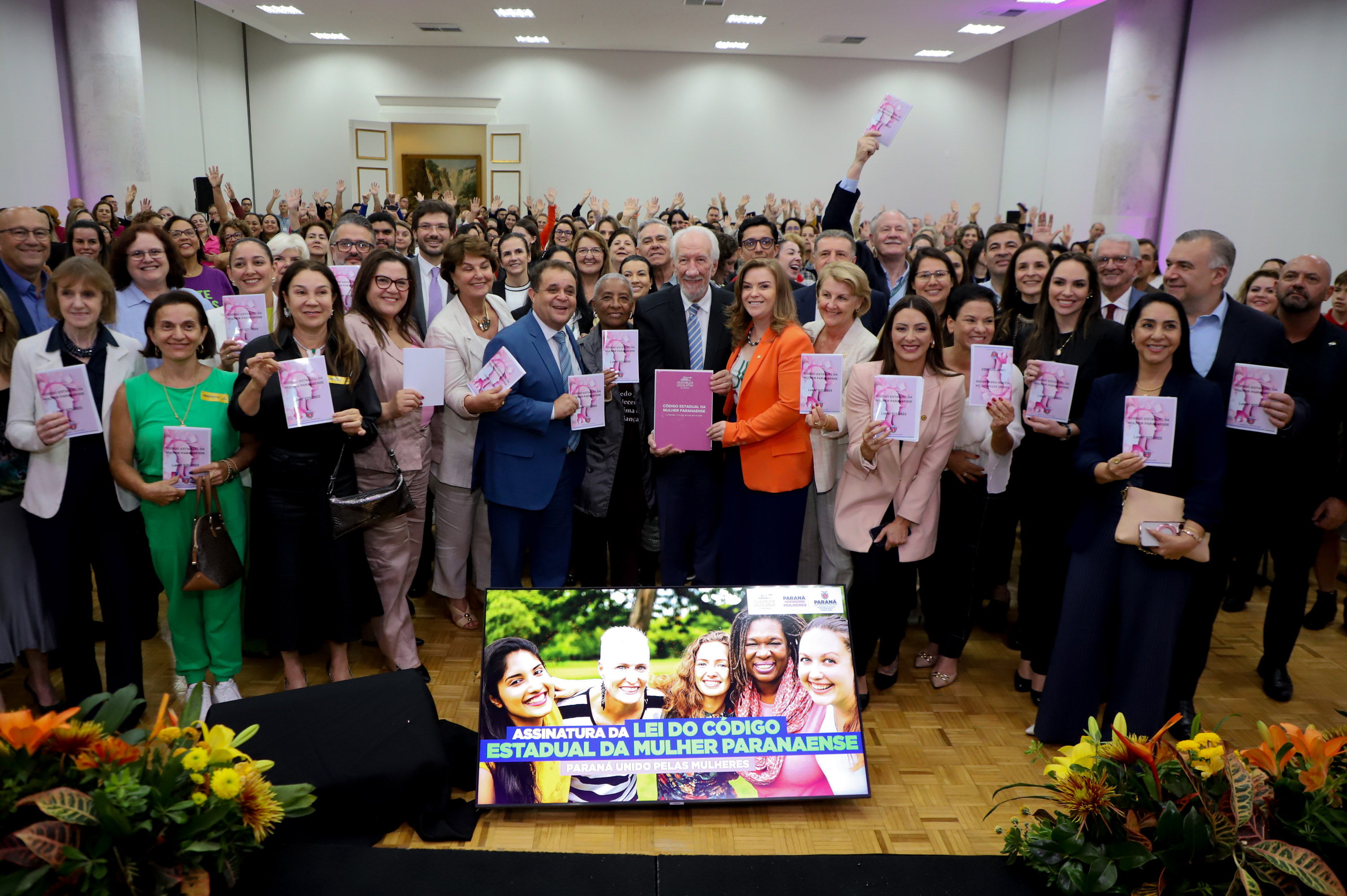 Vice Governador Darci Piana participa do lançamento do código estadual da mulher paranaense.