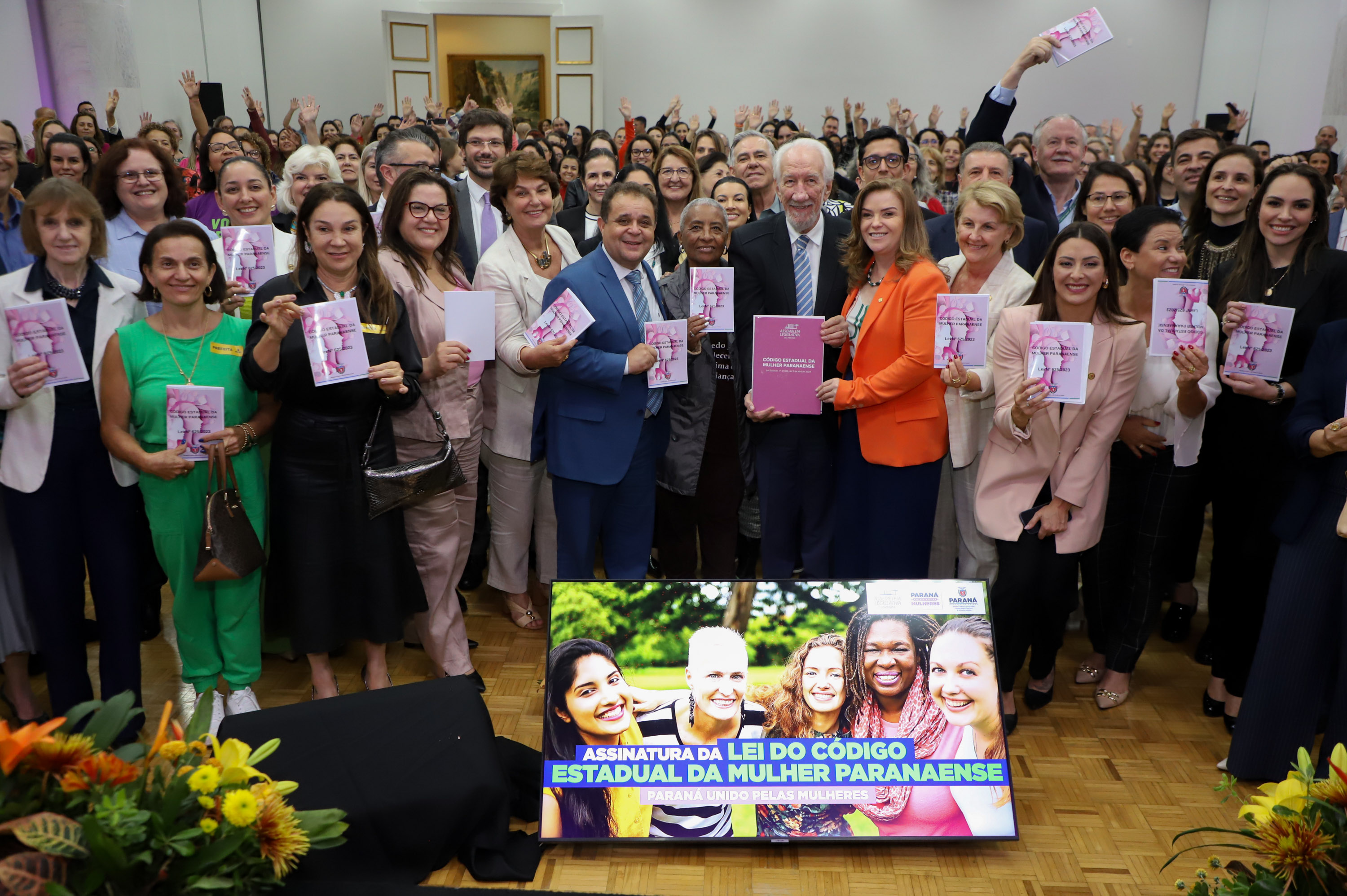 Vice Governador Darci Piana participa do lançamento do código estadual da mulher paranaense.