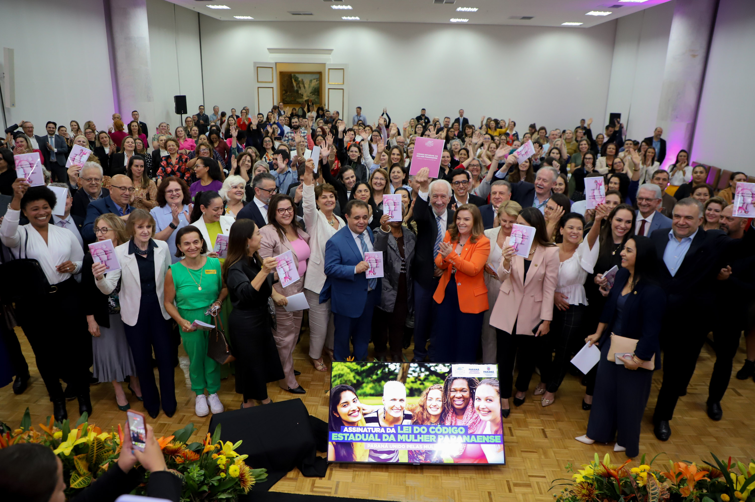 Vice Governador Darci Piana participa do lançamento do código estadual da mulher paranaense.