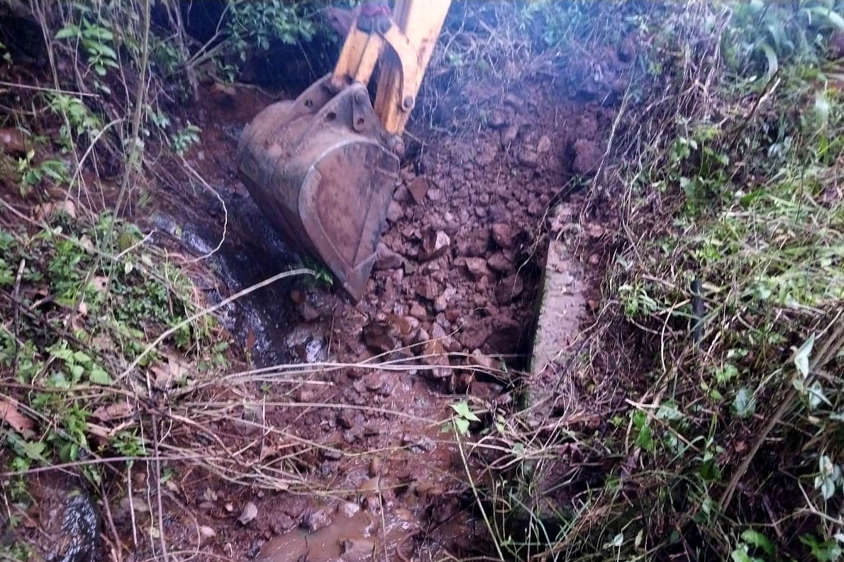 Equipes do DER/PR ajudam a recuperar rodovias de duas cidades no Rio Grande do Sul