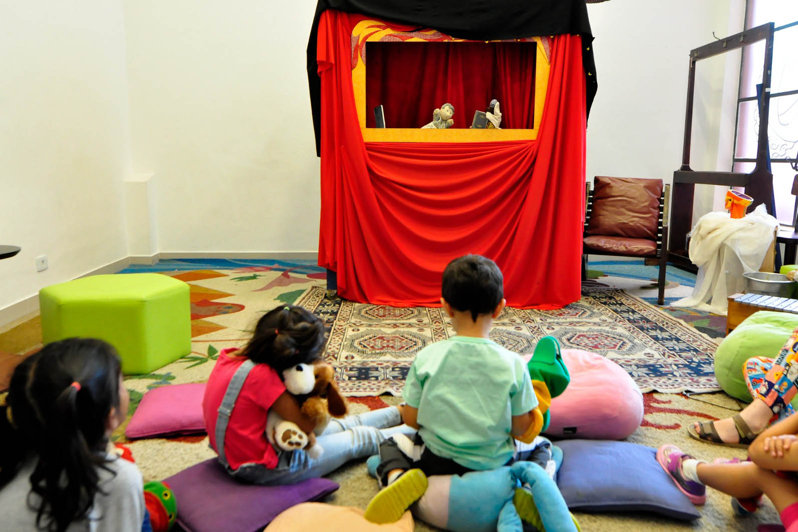 Museu de Arte Contemporânea (MAC-PR) - Sala Aberta – Durante a próxima quarta-feira, de entrada gratuita no museu, o MAC Paraná vai promover mais uma sessão aberta ao público de desenho com modelo vivo, a partir da observação de praticantes de boxe.