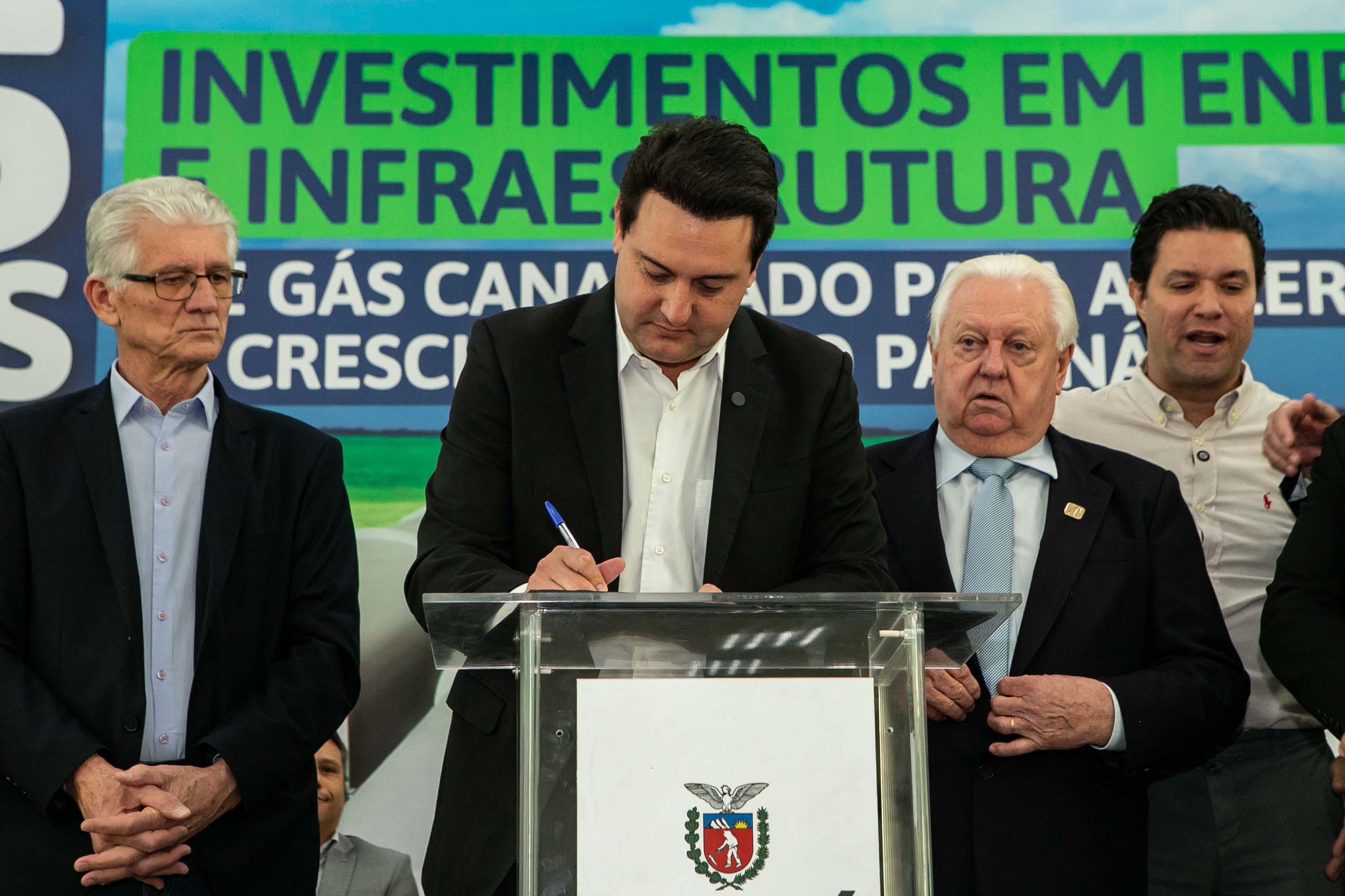 Curitiba, 24 de junho de 2024 - Governador Carlos Massa Ratinho Junior anunciou investimentos de R$ 505 milhões em energia e infraestrutura de gás canalizado para acelarar o crescimento do Paraná.