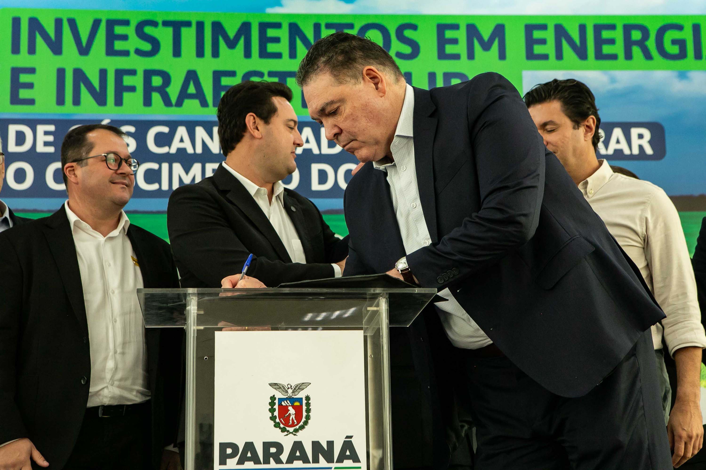 Curitiba, 24 de junho de 2024 - Governador Carlos Massa Ratinho Junior anunciou investimentos de R$ 505 milhões em energia e infraestrutura de gás canalizado para acelarar o crescimento do Paraná.