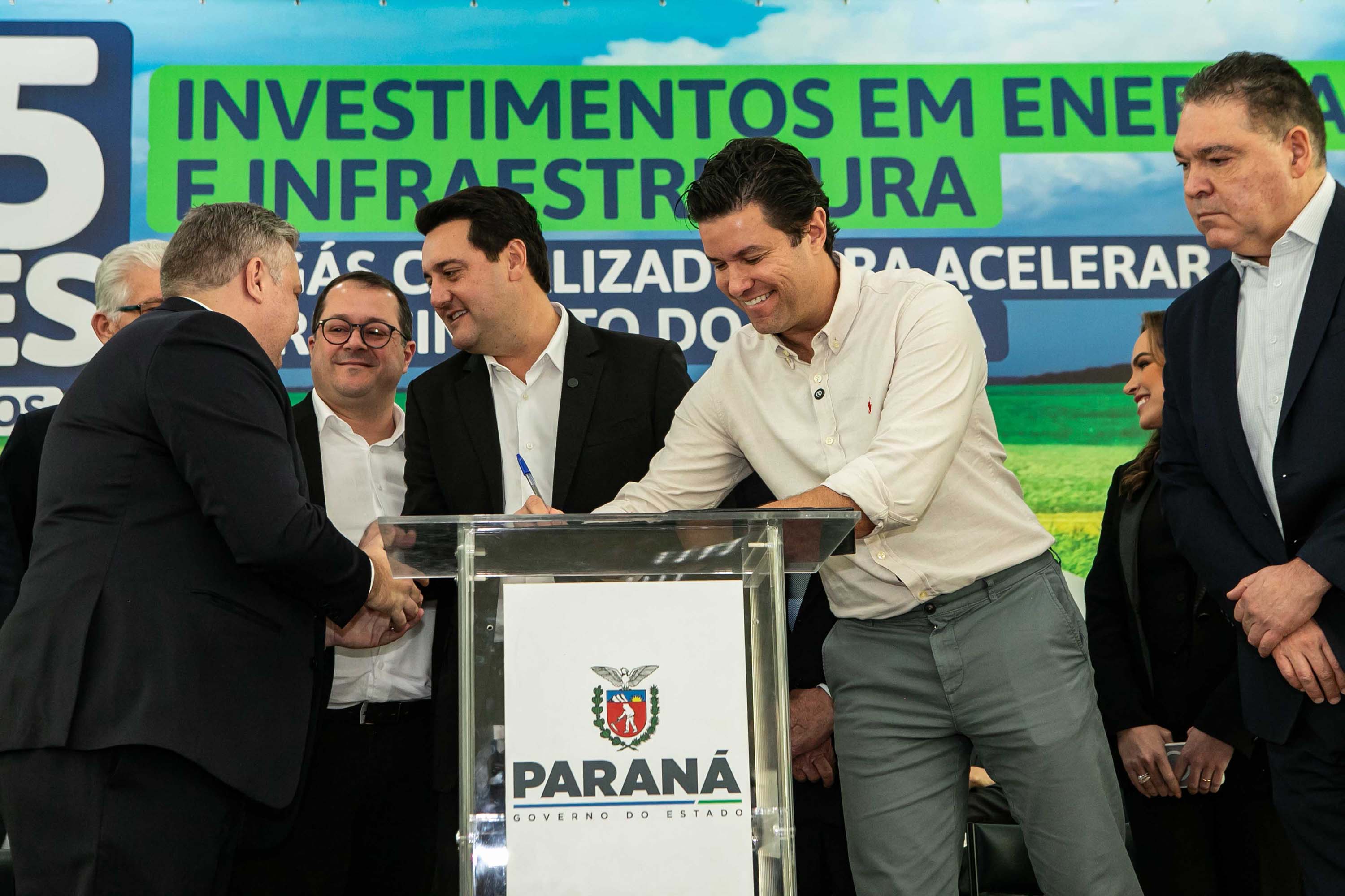 Curitiba, 24 de junho de 2024 - Governador Carlos Massa Ratinho Junior anunciou investimentos de R$ 505 milhões em energia e infraestrutura de gás canalizado para acelarar o crescimento do Paraná.