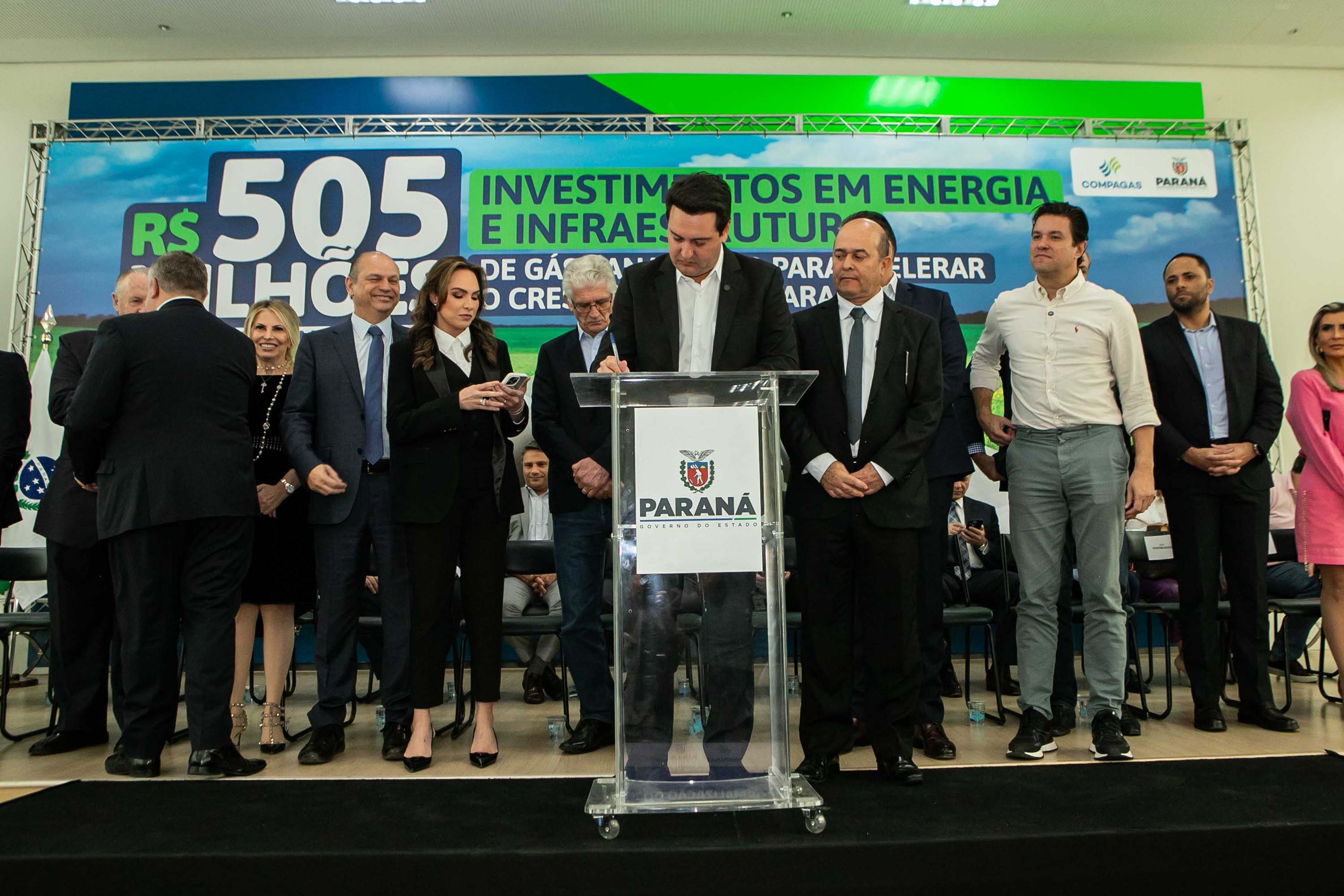 Curitiba, 24 de junho de 2024 - Governador Carlos Massa Ratinho Junior anunciou investimentos de R$ 505 milhões em energia e infraestrutura de gás canalizado para acelarar o crescimento do Paraná.