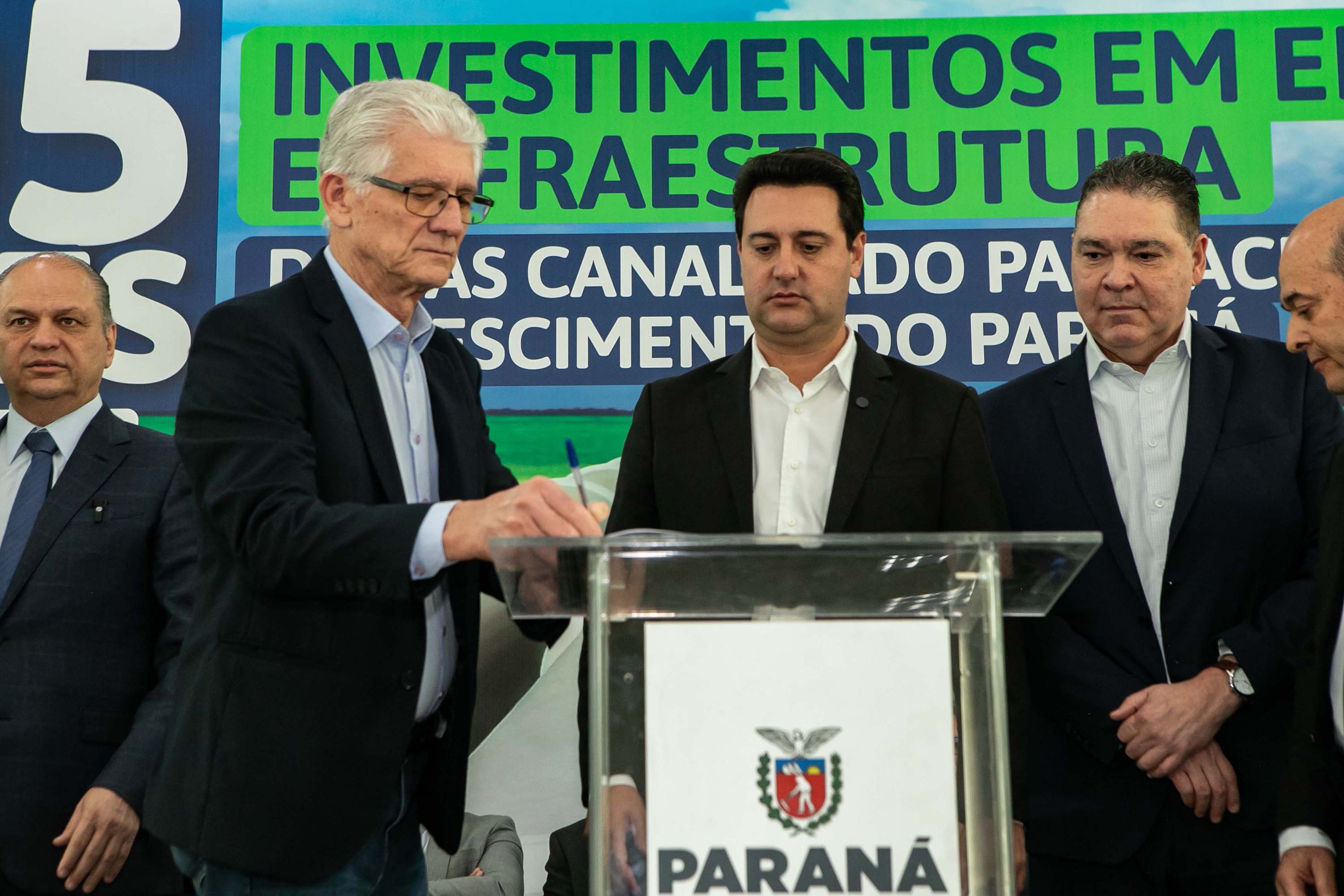 Curitiba, 24 de junho de 2024 - Governador Carlos Massa Ratinho Junior anunciou investimentos de R$ 505 milhões em energia e infraestrutura de gás canalizado para acelarar o crescimento do Paraná.