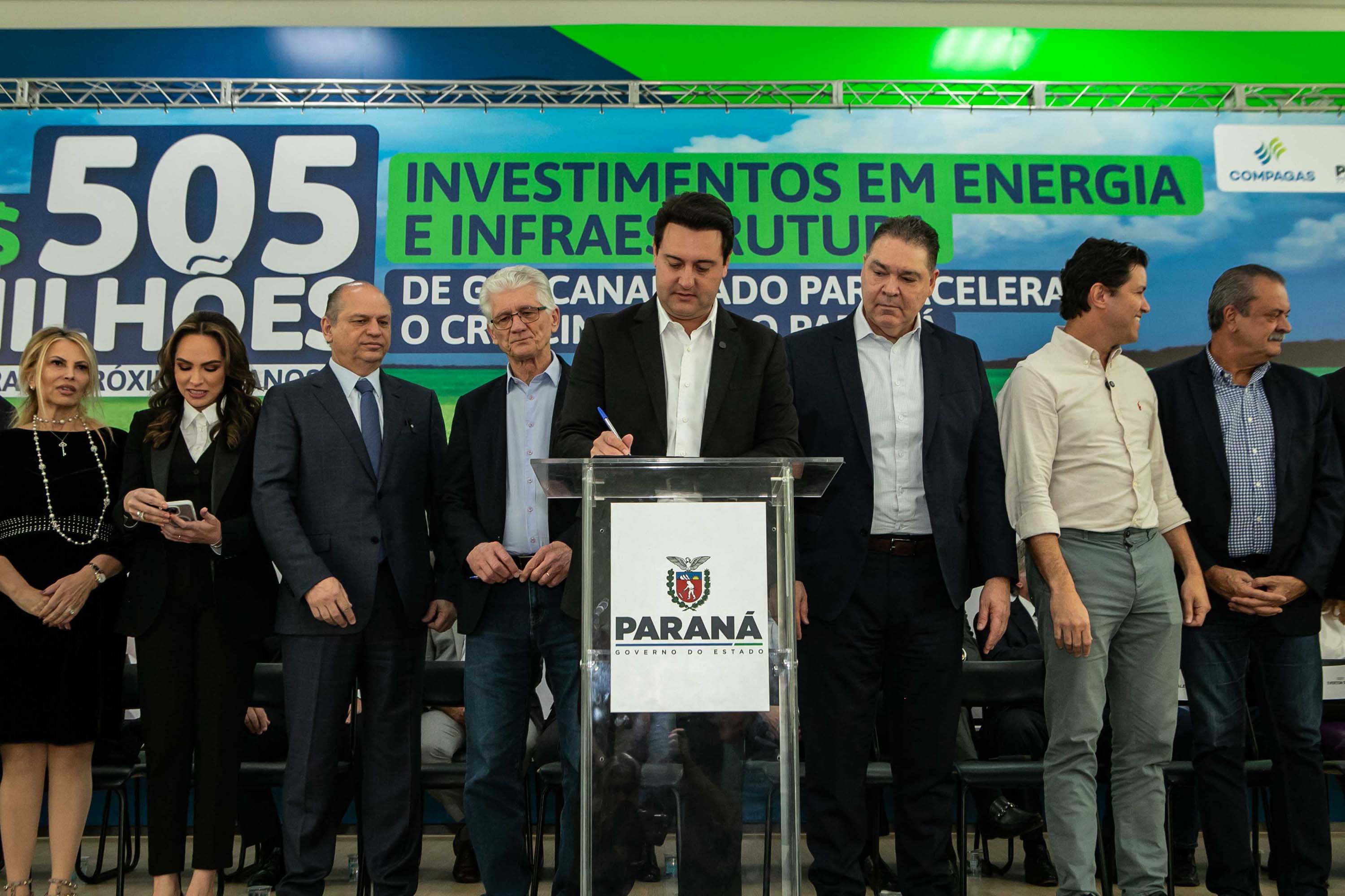 Curitiba, 24 de junho de 2024 - Governador Carlos Massa Ratinho Junior anunciou investimentos de R$ 505 milhões em energia e infraestrutura de gás canalizado para acelarar o crescimento do Paraná.
