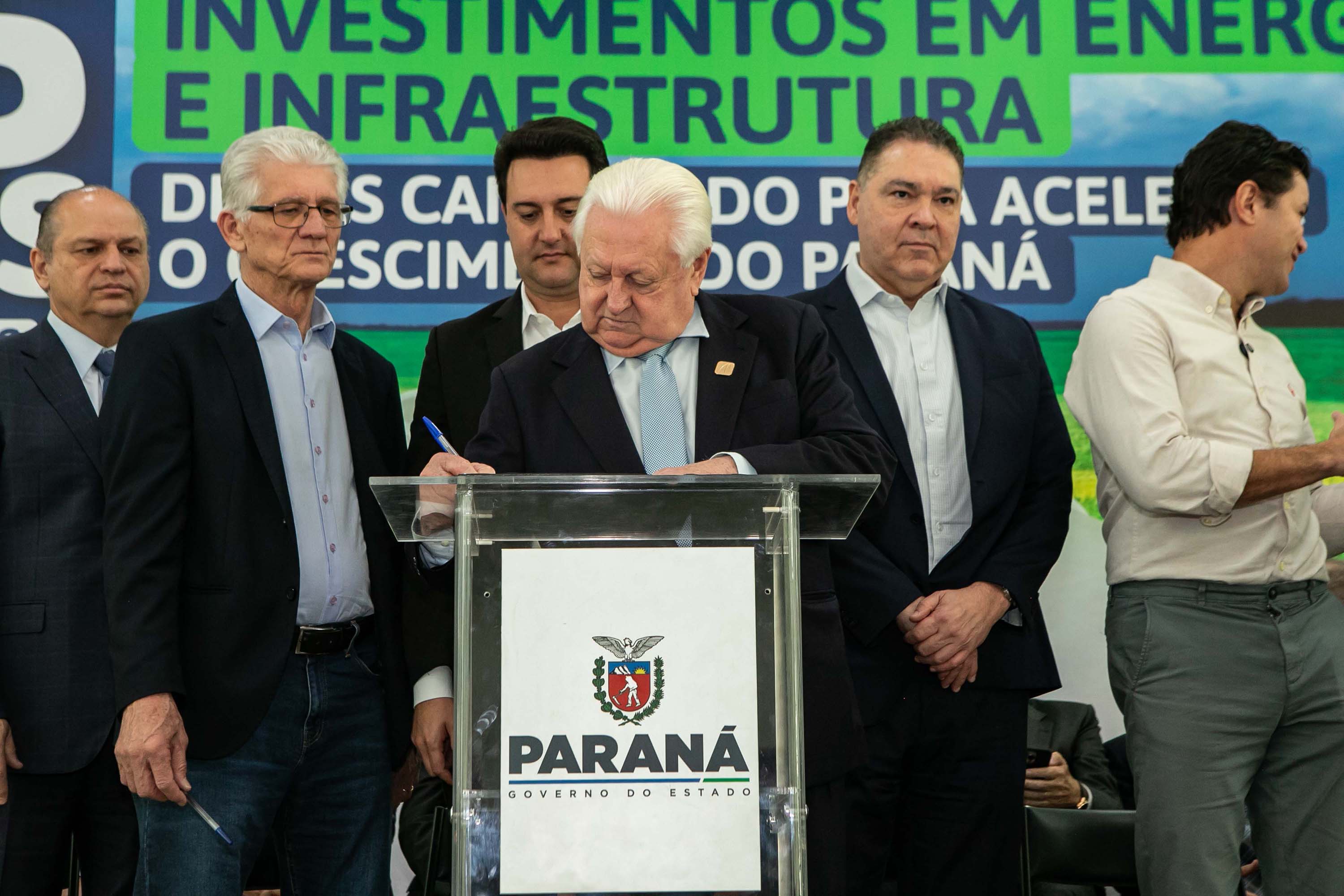 Curitiba, 24 de junho de 2024 - Governador Carlos Massa Ratinho Junior anunciou investimentos de R$ 505 milhões em energia e infraestrutura de gás canalizado para acelarar o crescimento do Paraná.