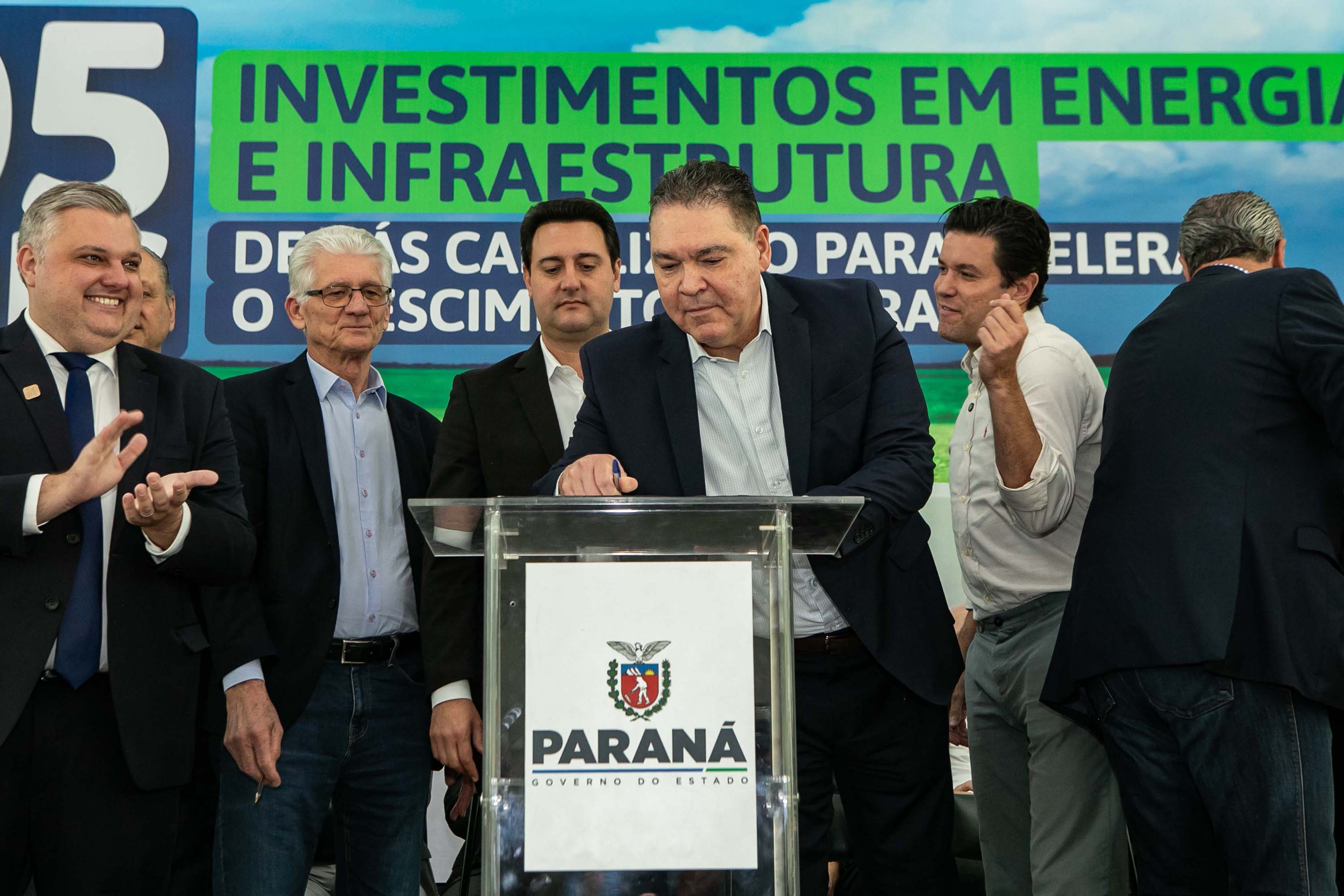 Curitiba, 24 de junho de 2024 - Governador Carlos Massa Ratinho Junior anunciou investimentos de R$ 505 milhões em energia e infraestrutura de gás canalizado para acelarar o crescimento do Paraná.