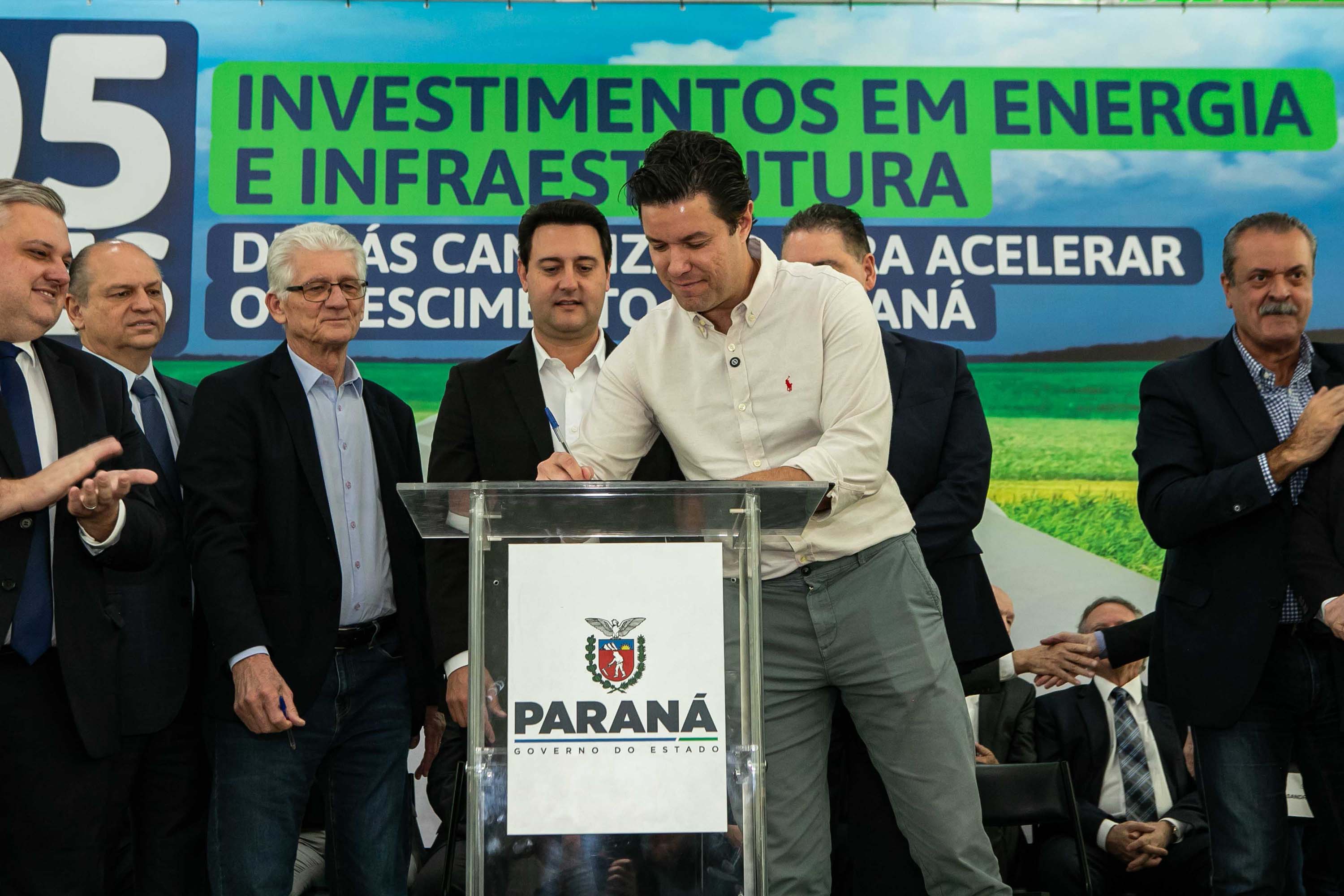 Curitiba, 24 de junho de 2024 - Governador Carlos Massa Ratinho Junior anunciou investimentos de R$ 505 milhões em energia e infraestrutura de gás canalizado para acelarar o crescimento do Paraná.