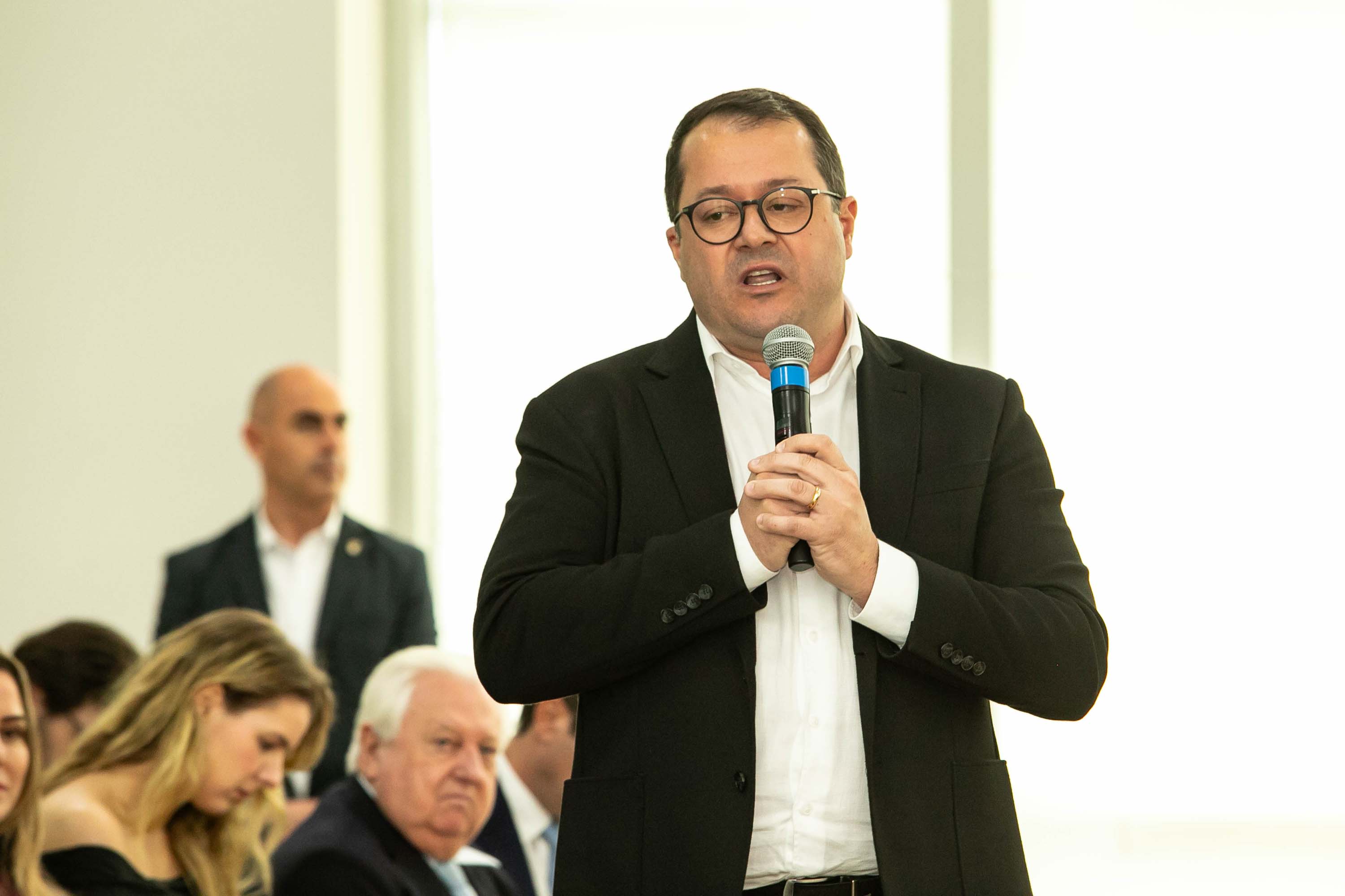 Curitiba, 24 de junho de 2024 - Governador Carlos Massa Ratinho Junior anunciou investimentos de R$ 505 milhões em energia e infraestrutura de gás canalizado para acelarar o crescimento do Paraná.