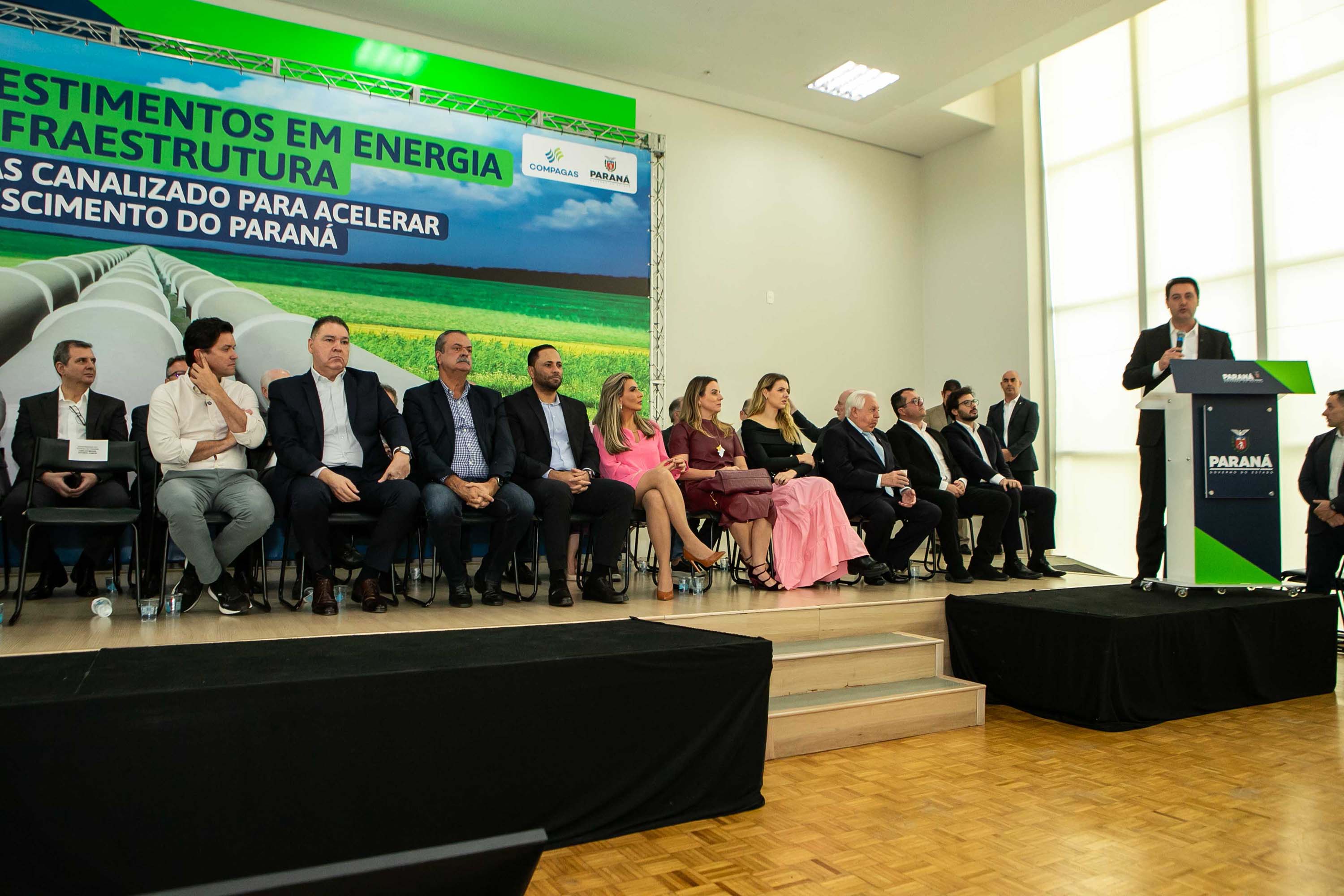 Curitiba, 24 de junho de 2024 - Governador Carlos Massa Ratinho Junior anunciou investimentos de R$ 505 milhões em energia e infraestrutura de gás canalizado para acelarar o crescimento do Paraná.