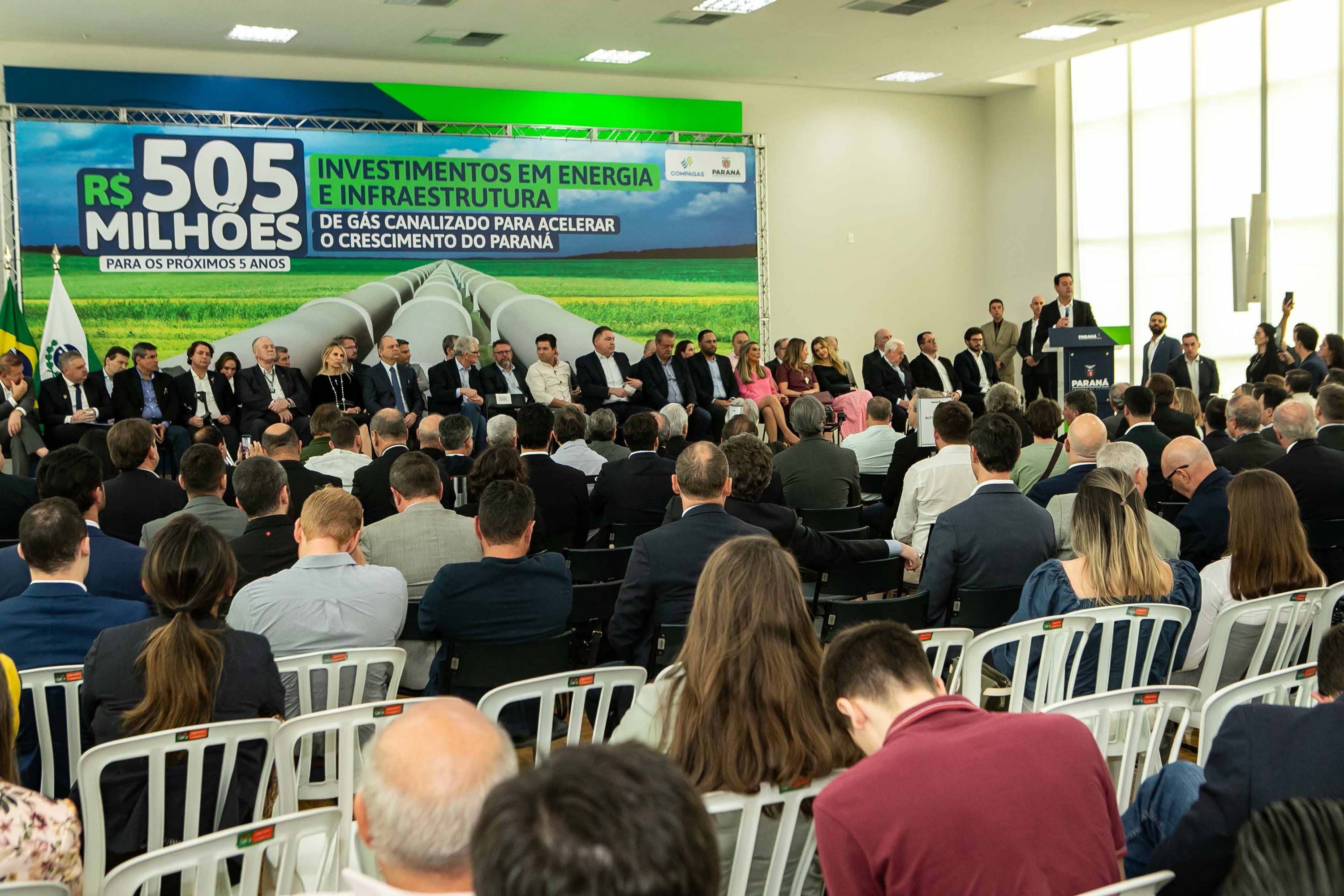 Curitiba, 24 de junho de 2024 - Governador Carlos Massa Ratinho Junior anunciou investimentos de R$ 505 milhões em energia e infraestrutura de gás canalizado para acelarar o crescimento do Paraná.