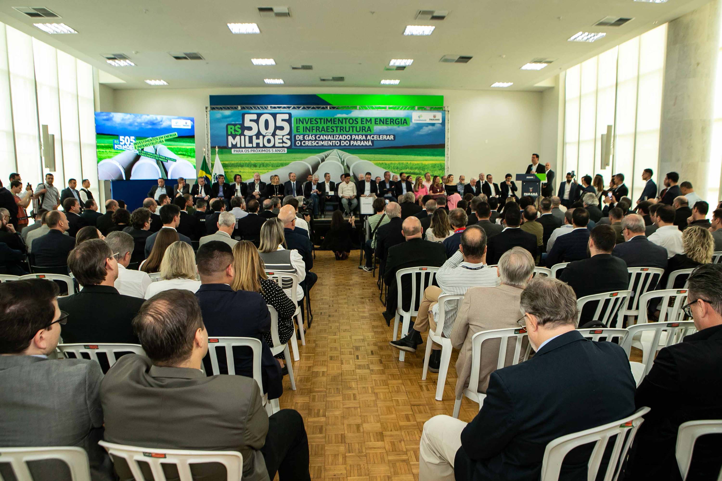 Curitiba, 24 de junho de 2024 - Governador Carlos Massa Ratinho Junior anunciou investimentos de R$ 505 milhões em energia e infraestrutura de gás canalizado para acelarar o crescimento do Paraná.