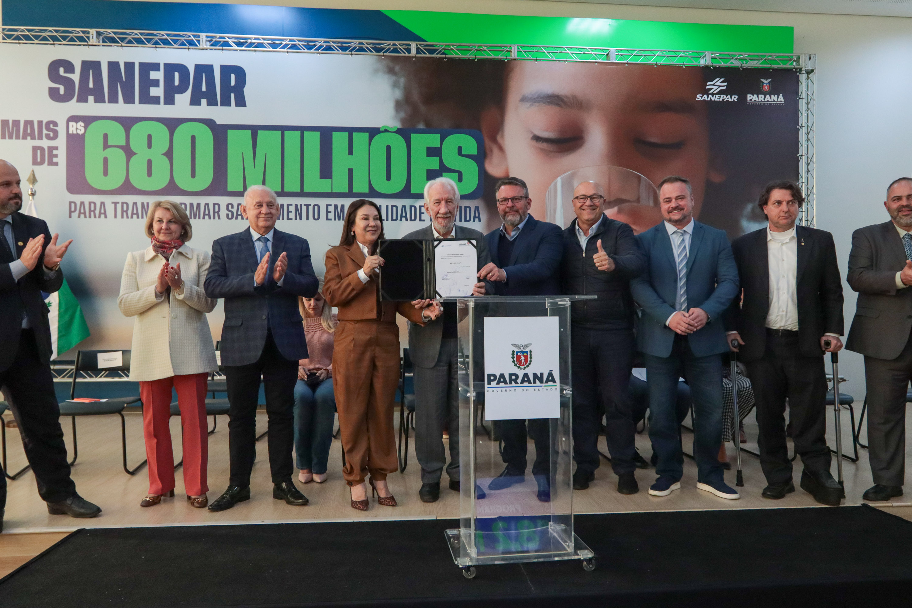O governador em exercício Darci Piana e o presidente da Sanepar, Wilson Bley, anunciam nesta terça-feira (02) um pacote de investimento em saneamento rural e urbano e distribuição de água, além da conclusão de obras emblemáticas do setor.